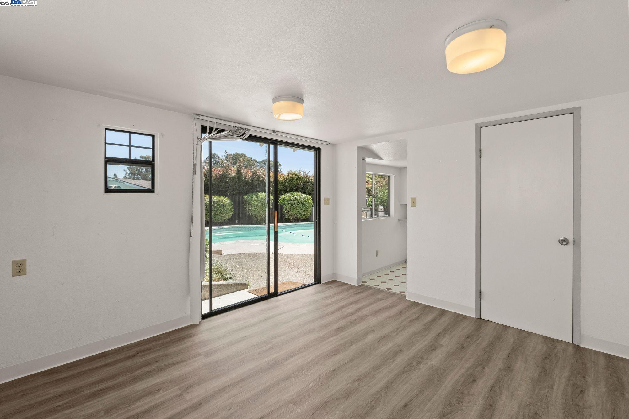 Detail Gallery Image 29 of 33 For 18878 Brickell Way, Castro Valley,  CA 94546 - 4 Beds | 3 Baths