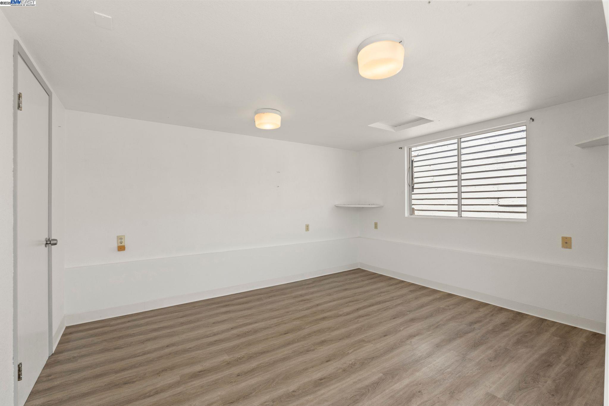 Detail Gallery Image 31 of 33 For 18878 Brickell Way, Castro Valley,  CA 94546 - 4 Beds | 3 Baths