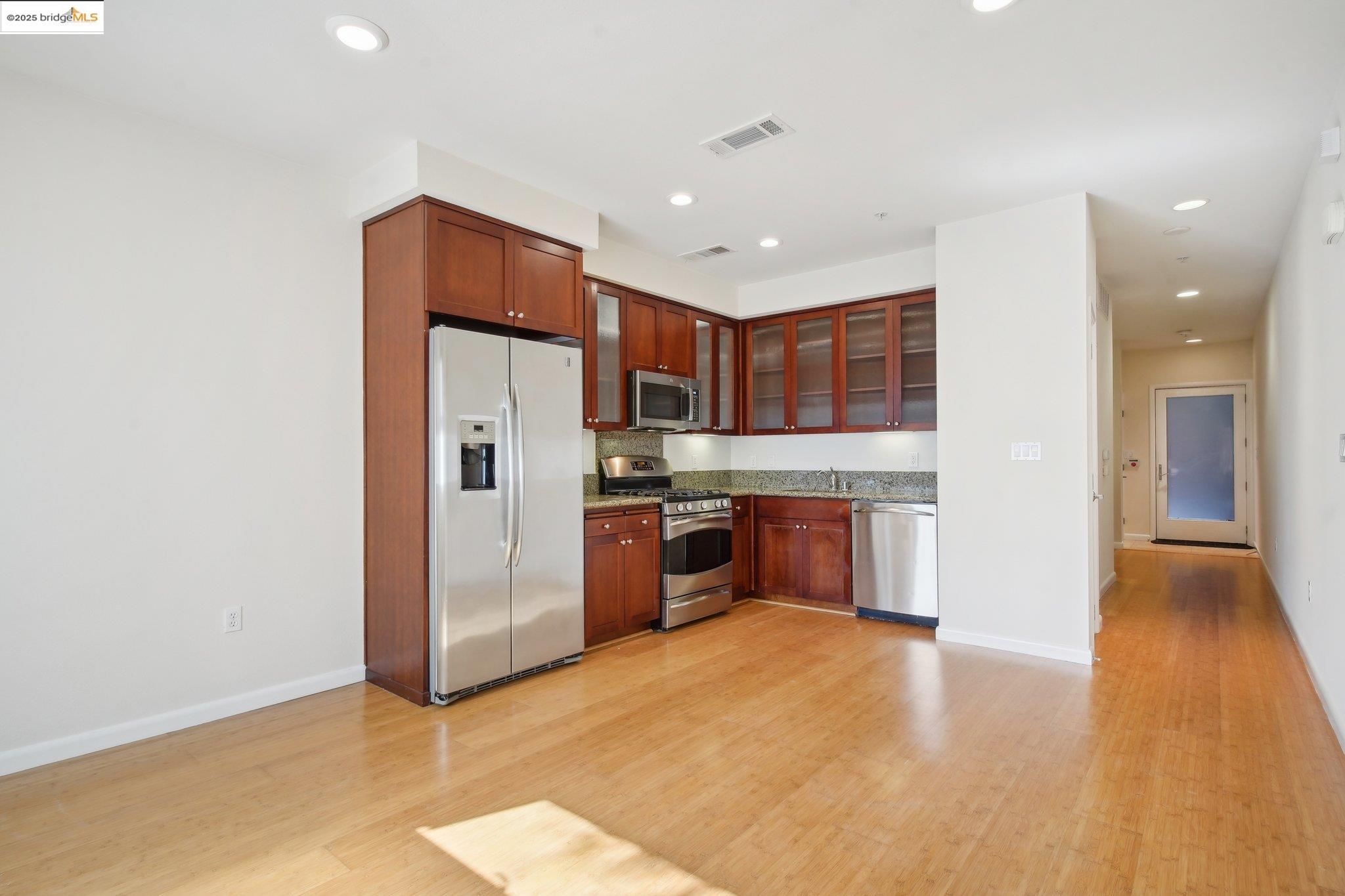Detail Gallery Image 6 of 23 For 6466 Hollis St #236,  Emeryville,  CA 94608 - 1 Beds | 1 Baths
