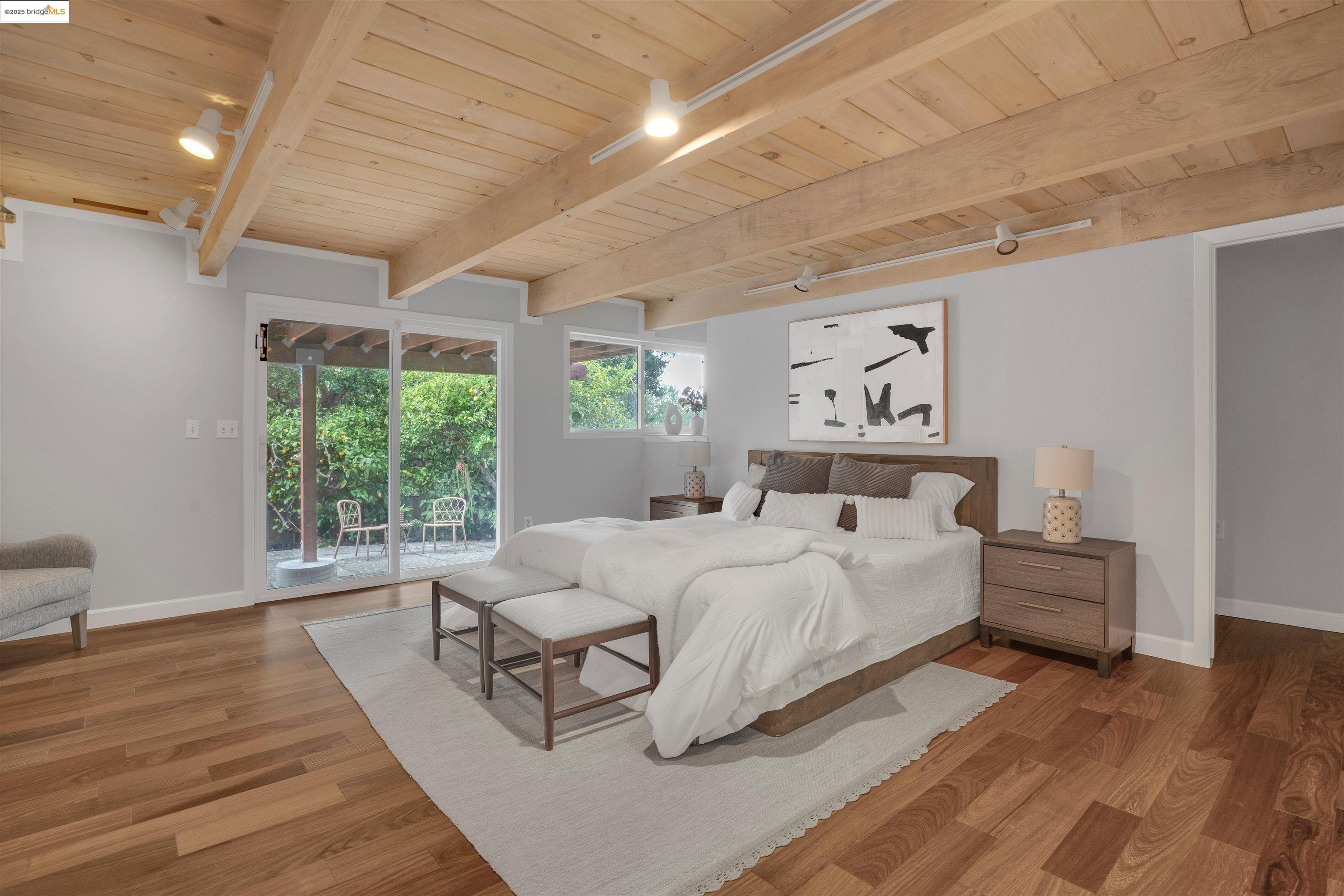 Detail Gallery Image 20 of 34 For 2023 Mira Vista Dr, El Cerrito,  CA 94530 - 4 Beds | 2/1 Baths
