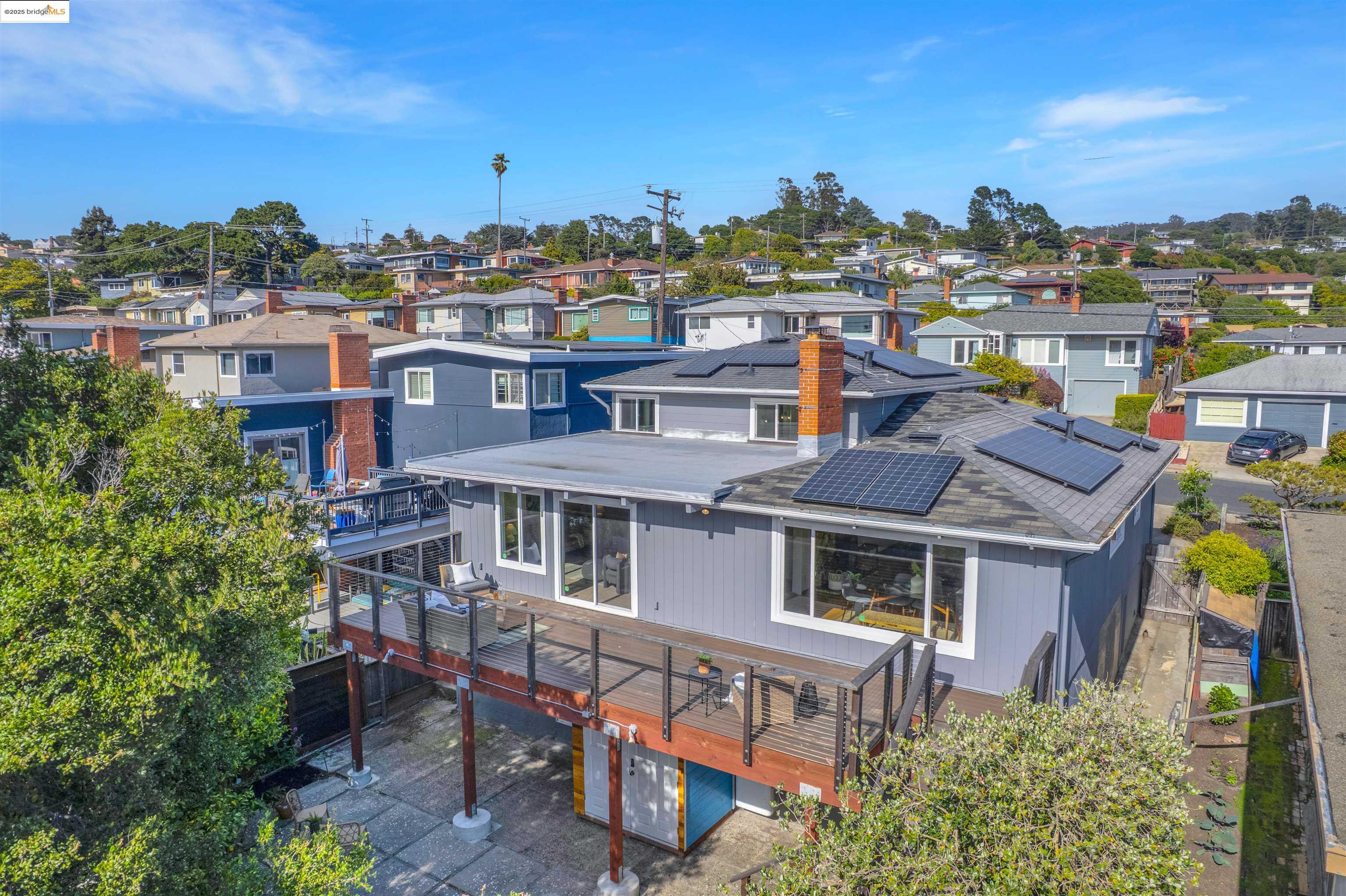 Detail Gallery Image 31 of 34 For 2023 Mira Vista Dr, El Cerrito,  CA 94530 - 4 Beds | 2/1 Baths