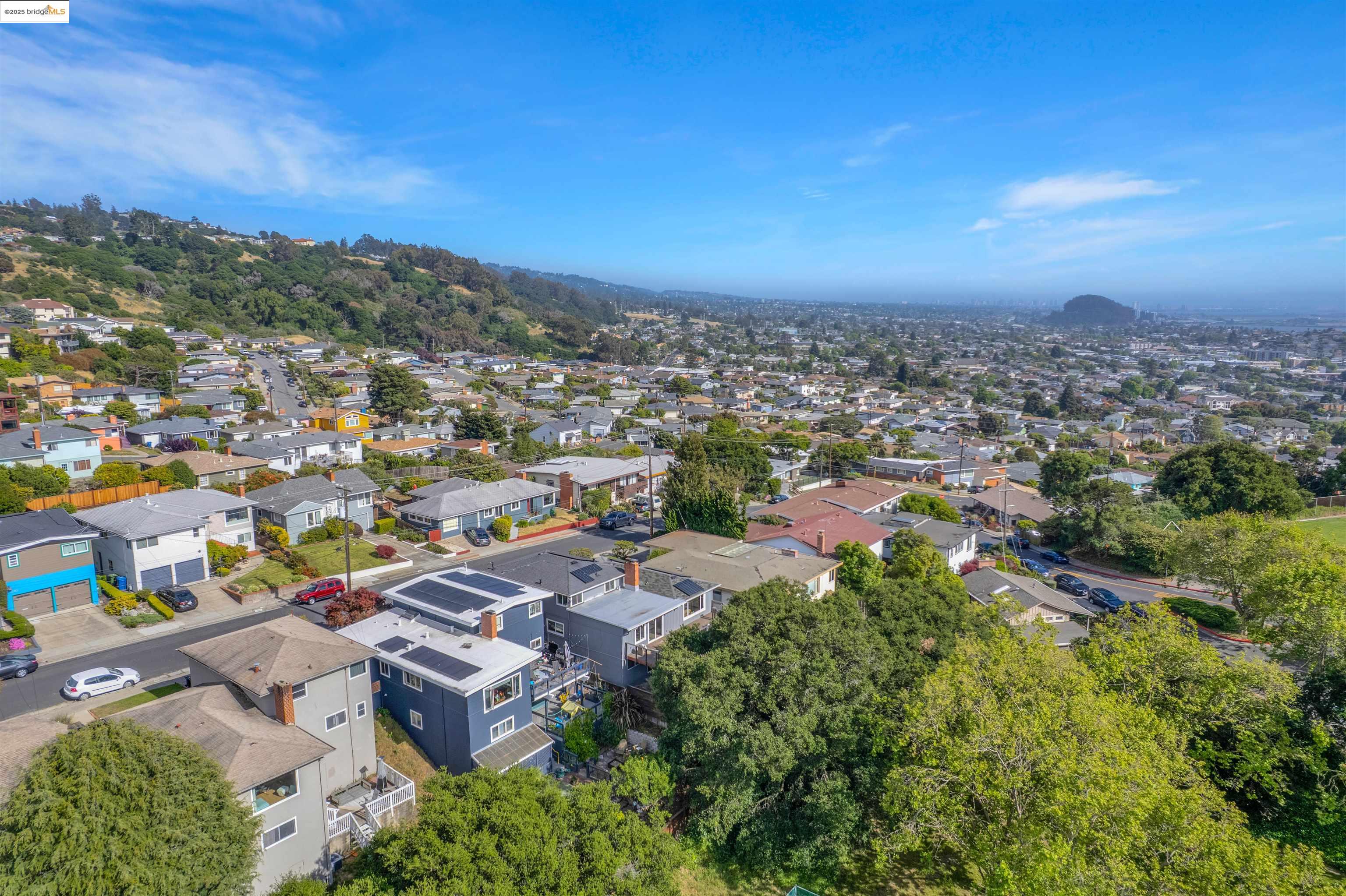 Detail Gallery Image 33 of 34 For 2023 Mira Vista Dr, El Cerrito,  CA 94530 - 4 Beds | 2/1 Baths