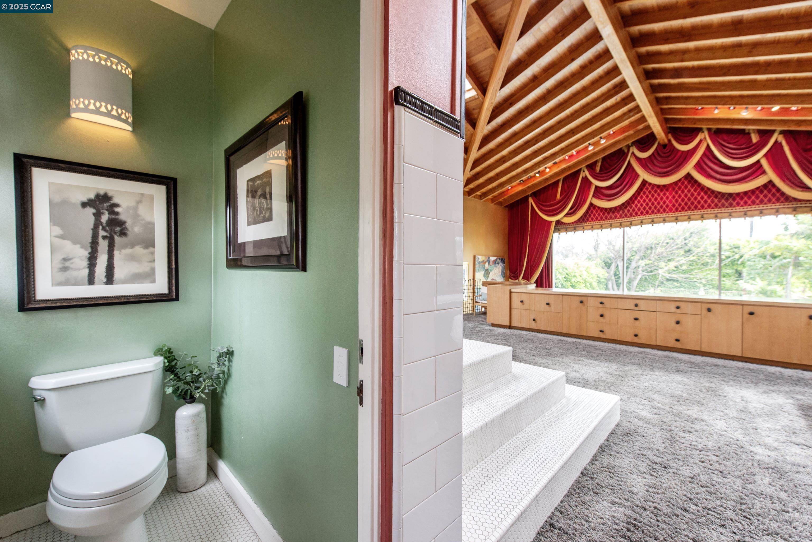 Detail Gallery Image 17 of 42 For 2228 Walnut Ave, –,  CA 90291 - 3 Beds | 3 Baths