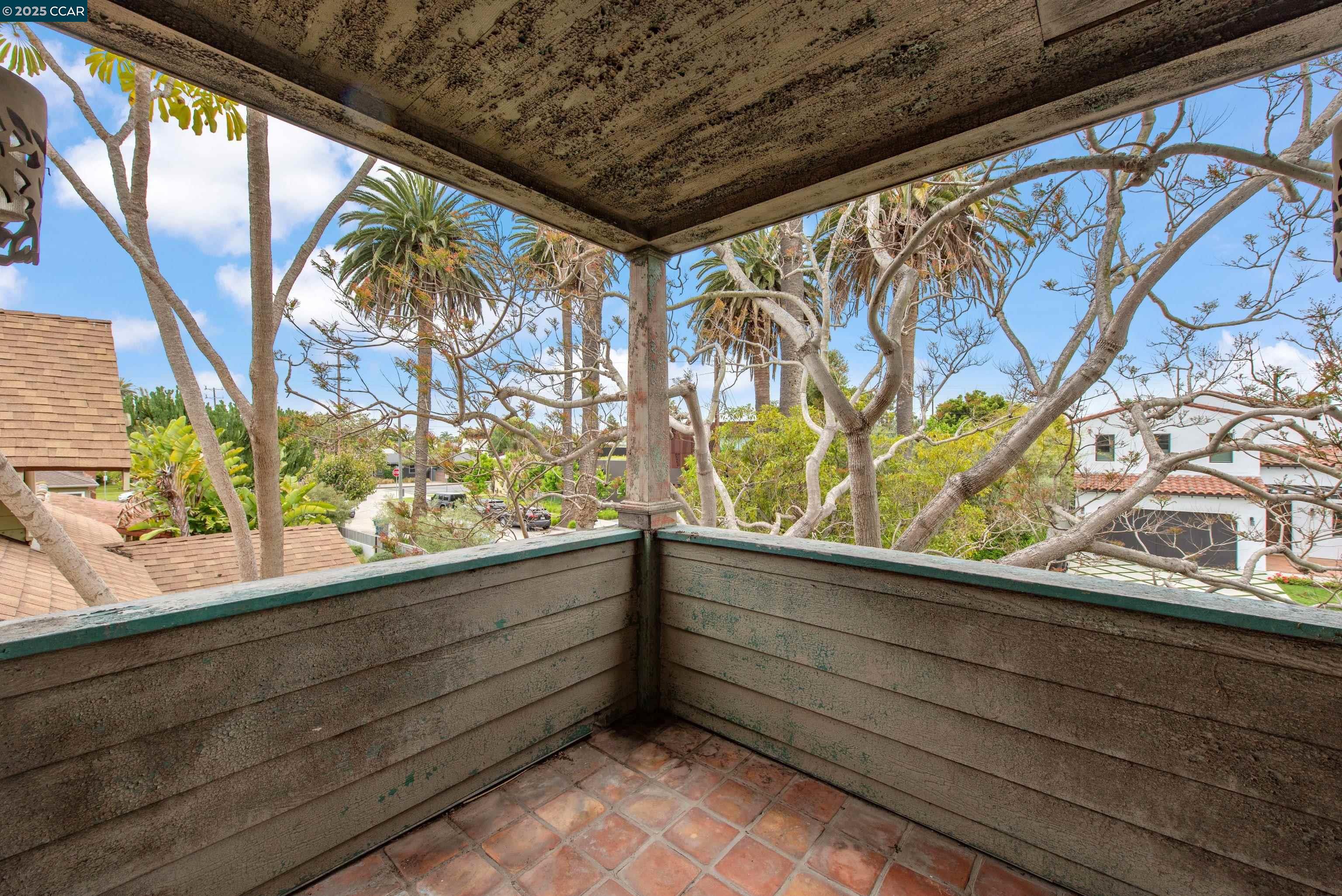 Detail Gallery Image 21 of 42 For 2228 Walnut Ave, –,  CA 90291 - 3 Beds | 3 Baths