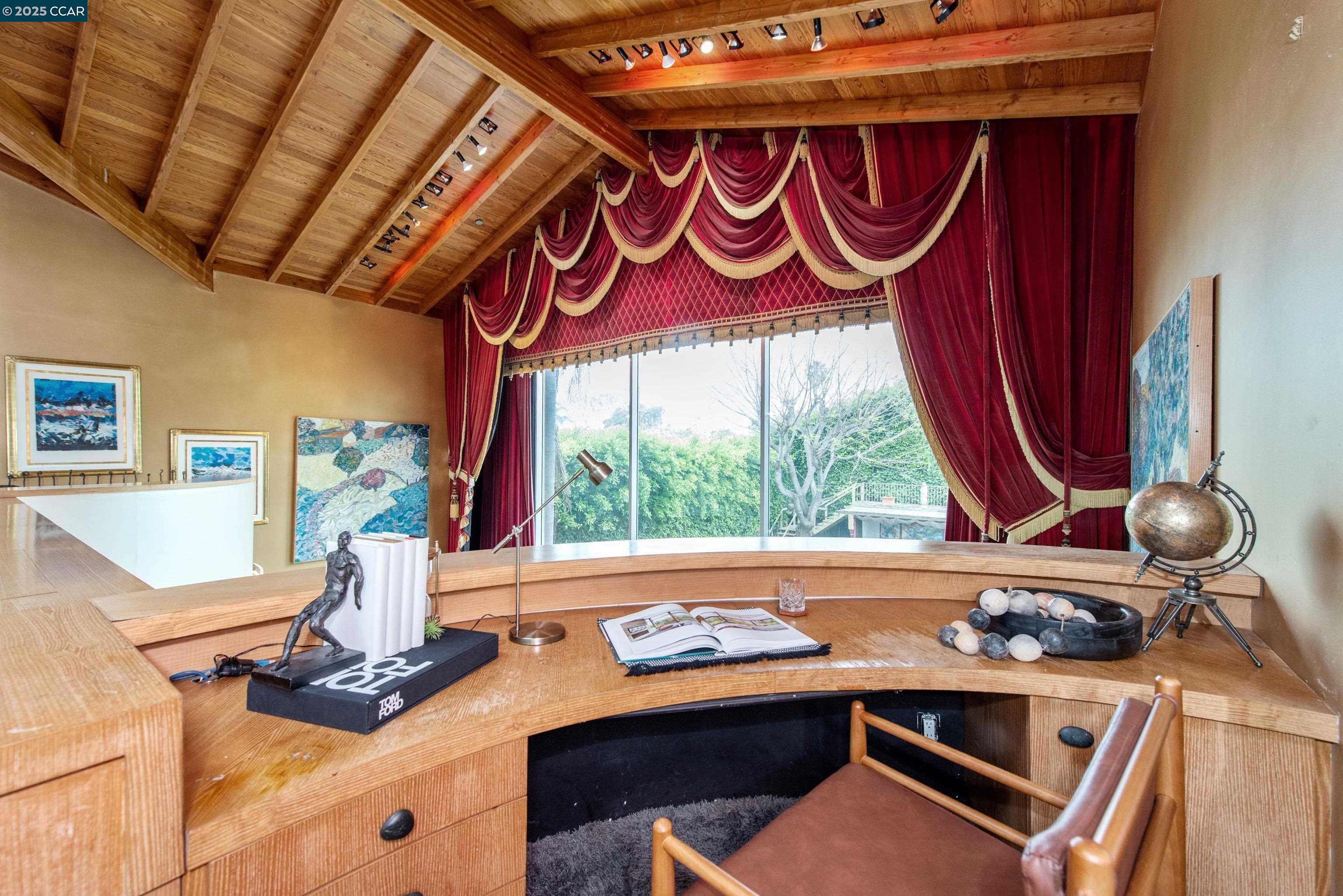 Detail Gallery Image 23 of 42 For 2228 Walnut Ave, –,  CA 90291 - 3 Beds | 3 Baths