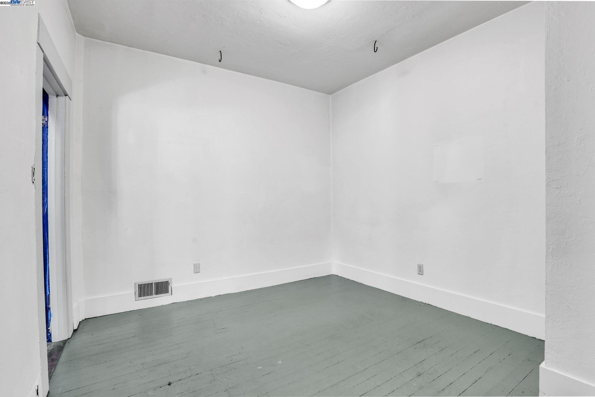 Detail Gallery Image 12 of 51 For 225-227 Orange Street, Oakland,  CA 94610 - – Beds | – Baths
