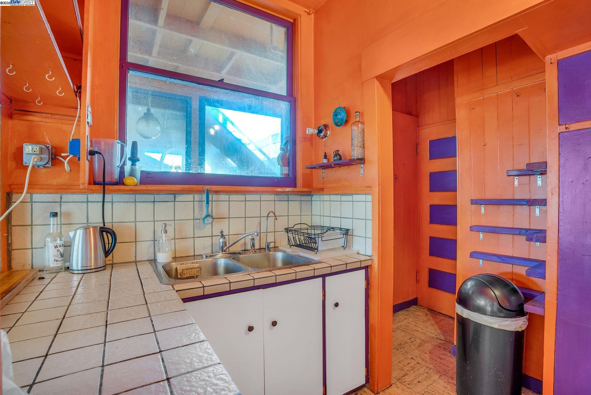 Detail Gallery Image 14 of 51 For 225-227 Orange Street, Oakland,  CA 94610 - – Beds | – Baths