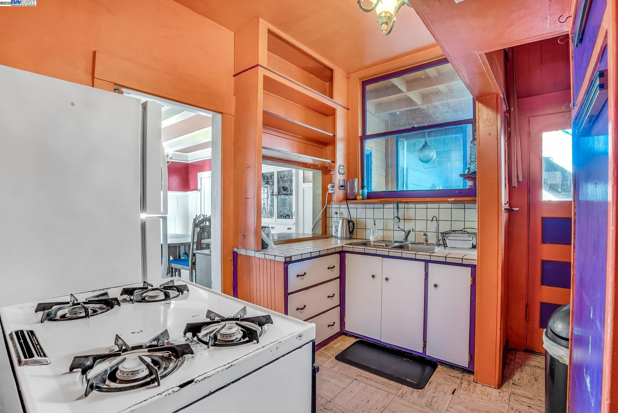 Detail Gallery Image 17 of 51 For 225-227 Orange Street, Oakland,  CA 94610 - – Beds | – Baths