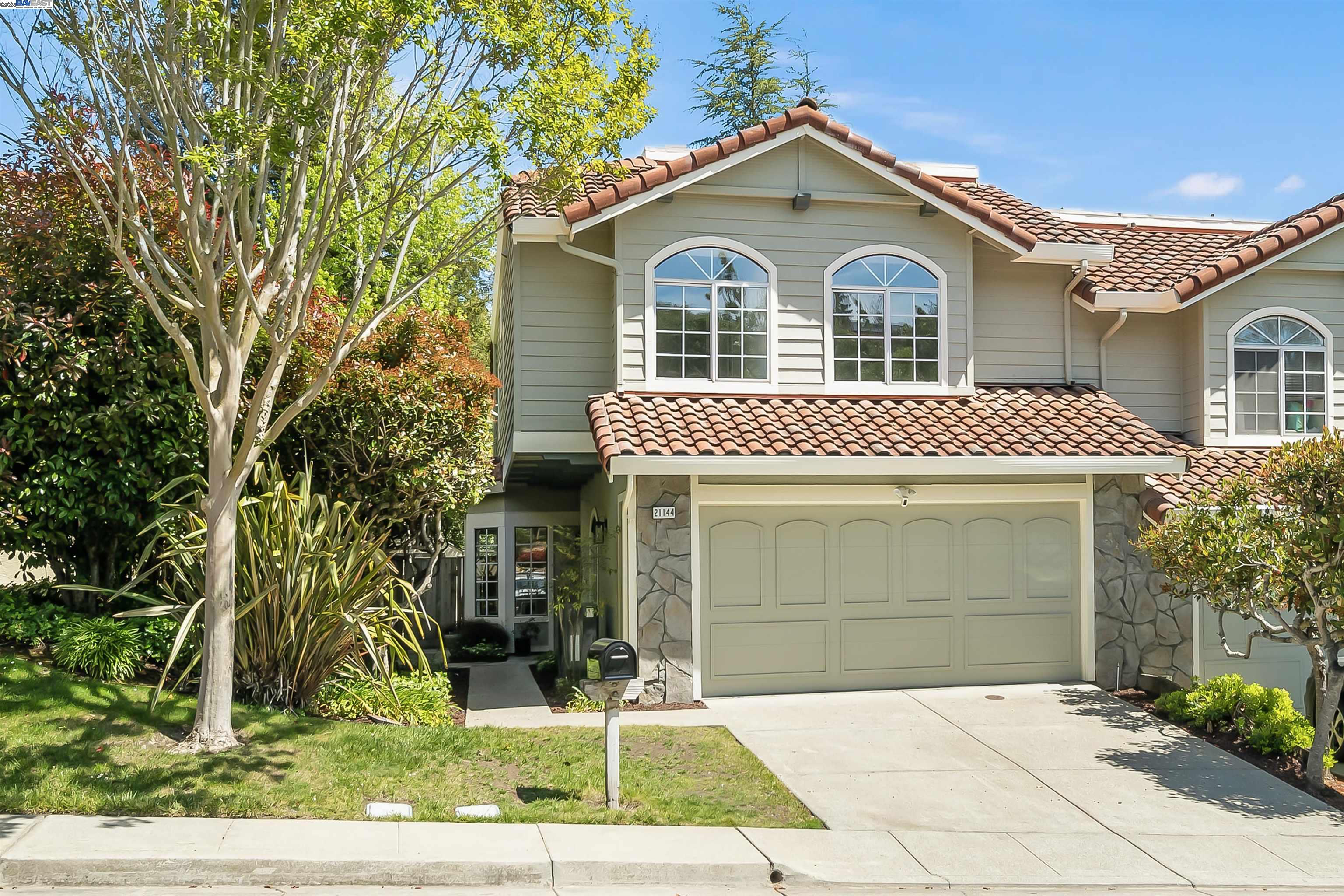 Browse active condo listings in PALOMARES HILL