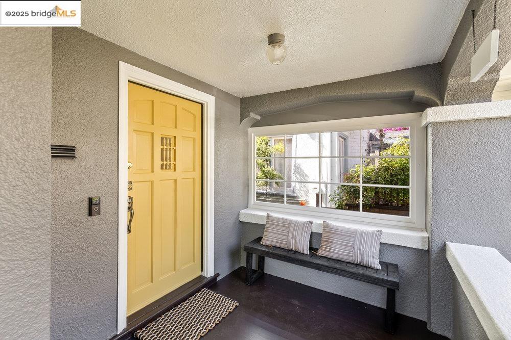 Detail Gallery Image 14 of 59 For 3941 Elston Ave, Oakland,  CA 94602 - 2 Beds | 2 Baths