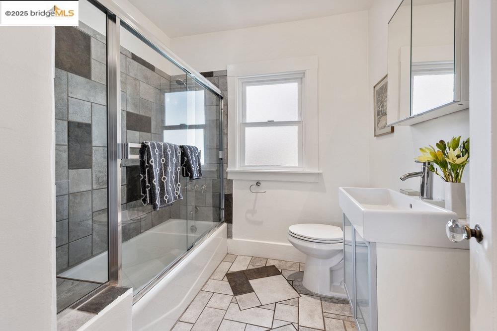 Detail Gallery Image 28 of 59 For 3941 Elston Ave, Oakland,  CA 94602 - 2 Beds | 2 Baths