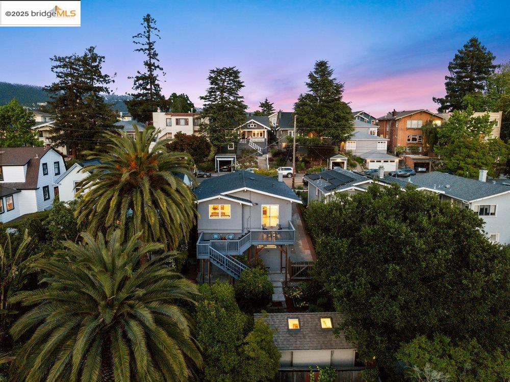 Detail Gallery Image 7 of 59 For 3941 Elston Ave, Oakland,  CA 94602 - 2 Beds | 2 Baths