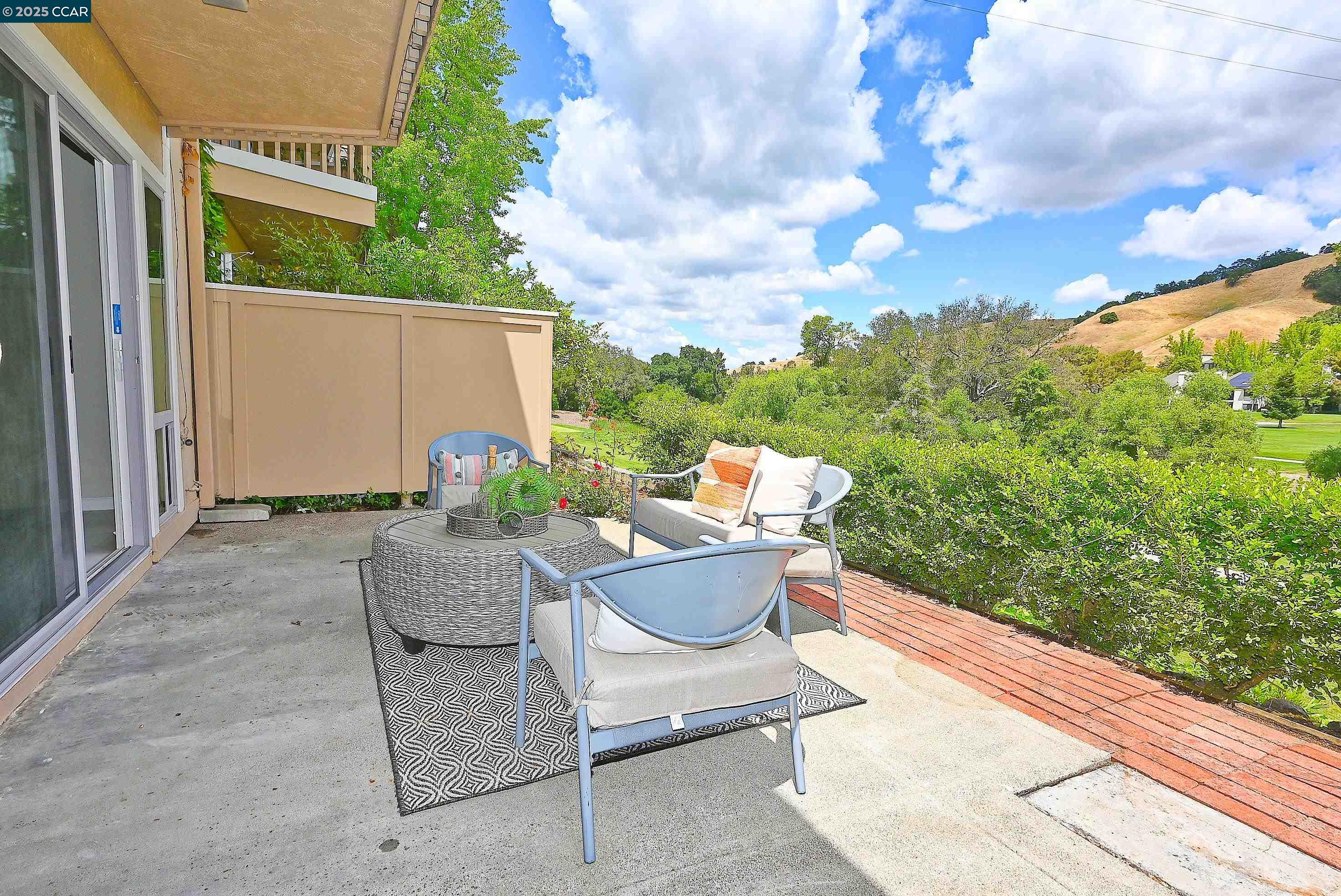 Photo #2: 41097833 Listing 