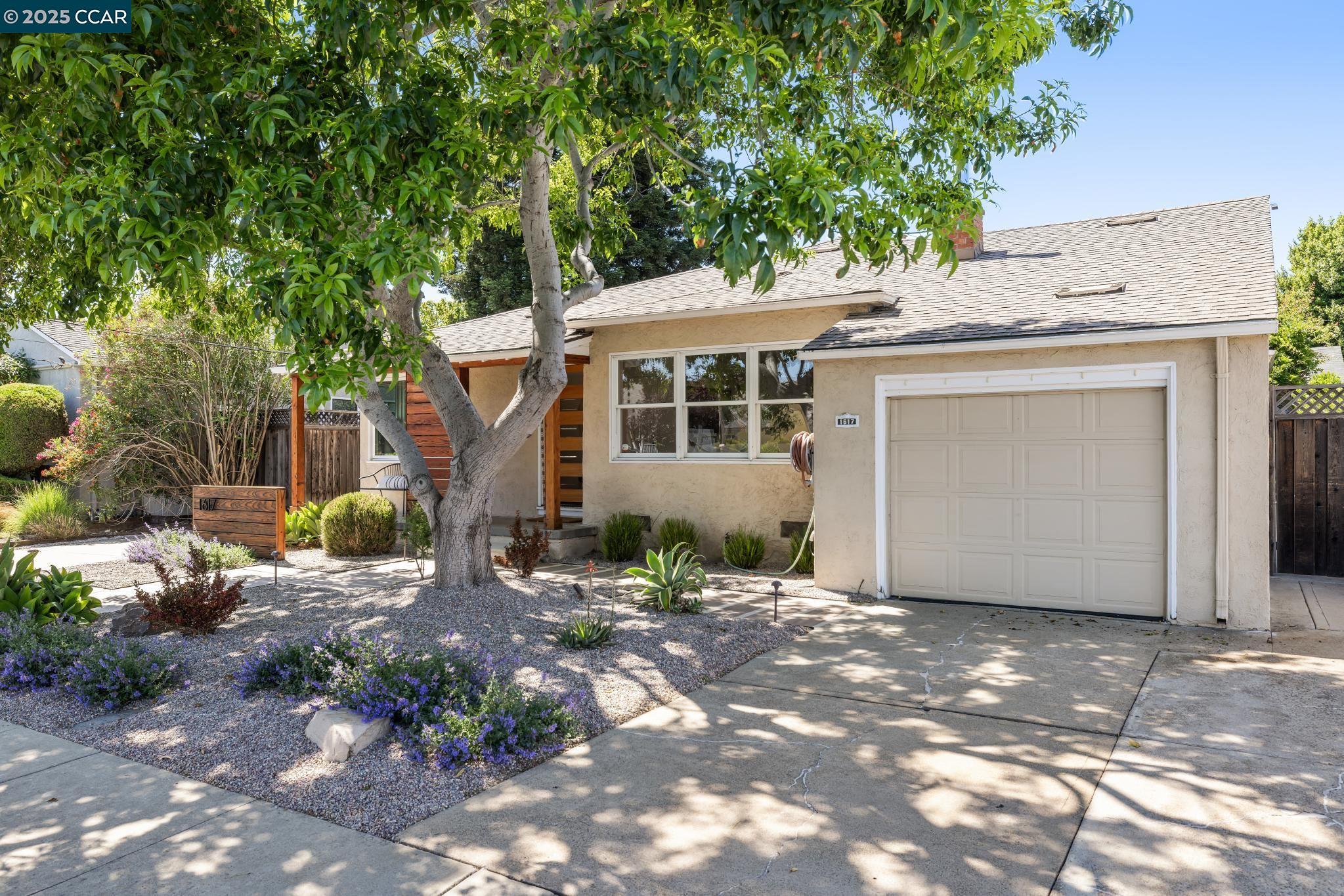Detail Gallery Image 2 of 44 For 1617 139th Ave, San Leandro,  CA 94578 - 3 Beds | 2 Baths