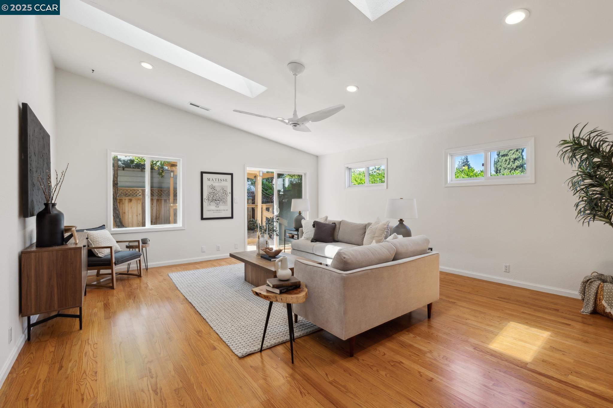 Detail Gallery Image 17 of 44 For 1617 139th Ave, San Leandro,  CA 94578 - 3 Beds | 2 Baths