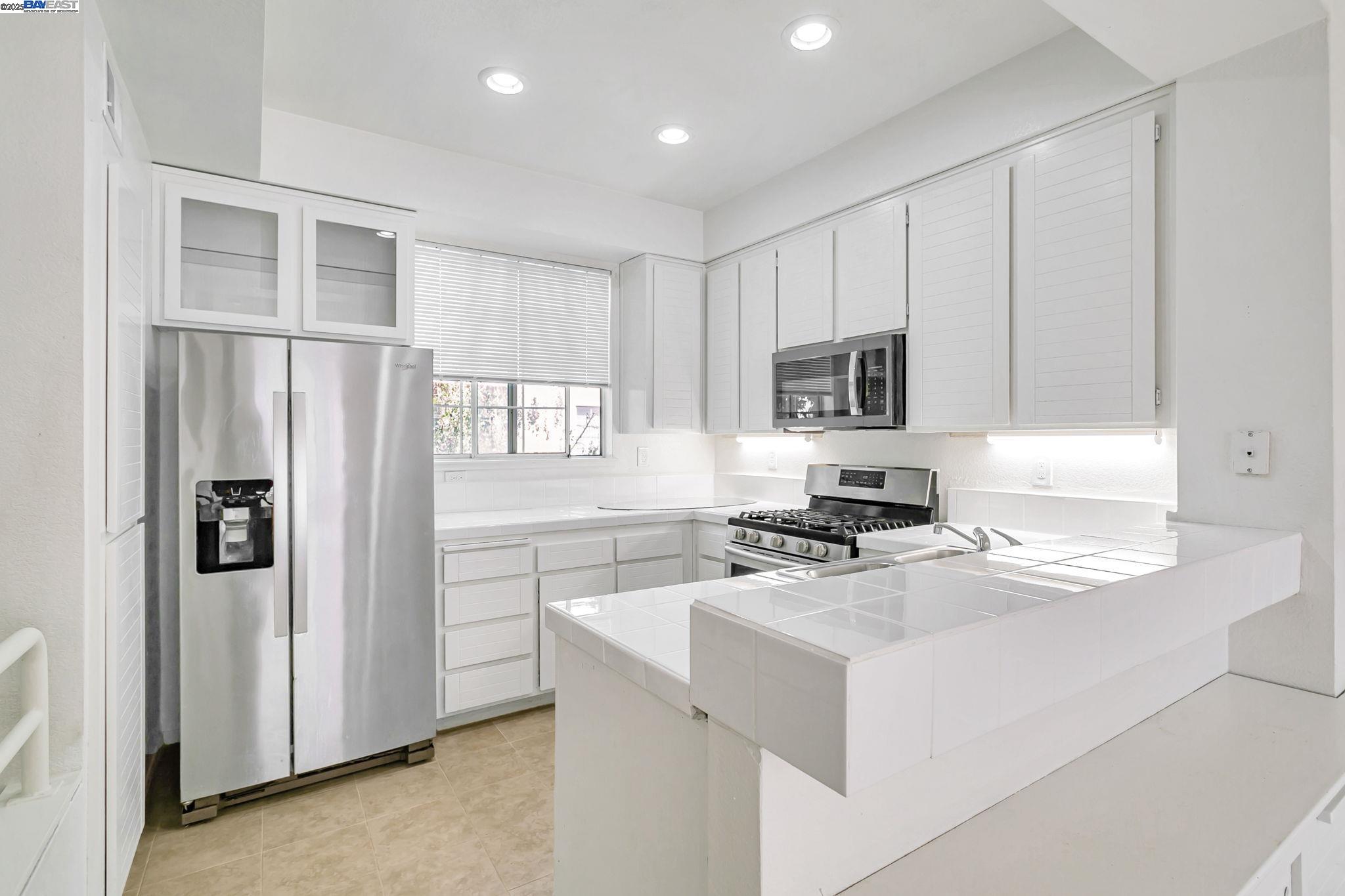 Detail Gallery Image 15 of 37 For 1478 Los Buellis Way, Milpitas,  CA 95035 - 2 Beds | 2/1 Baths