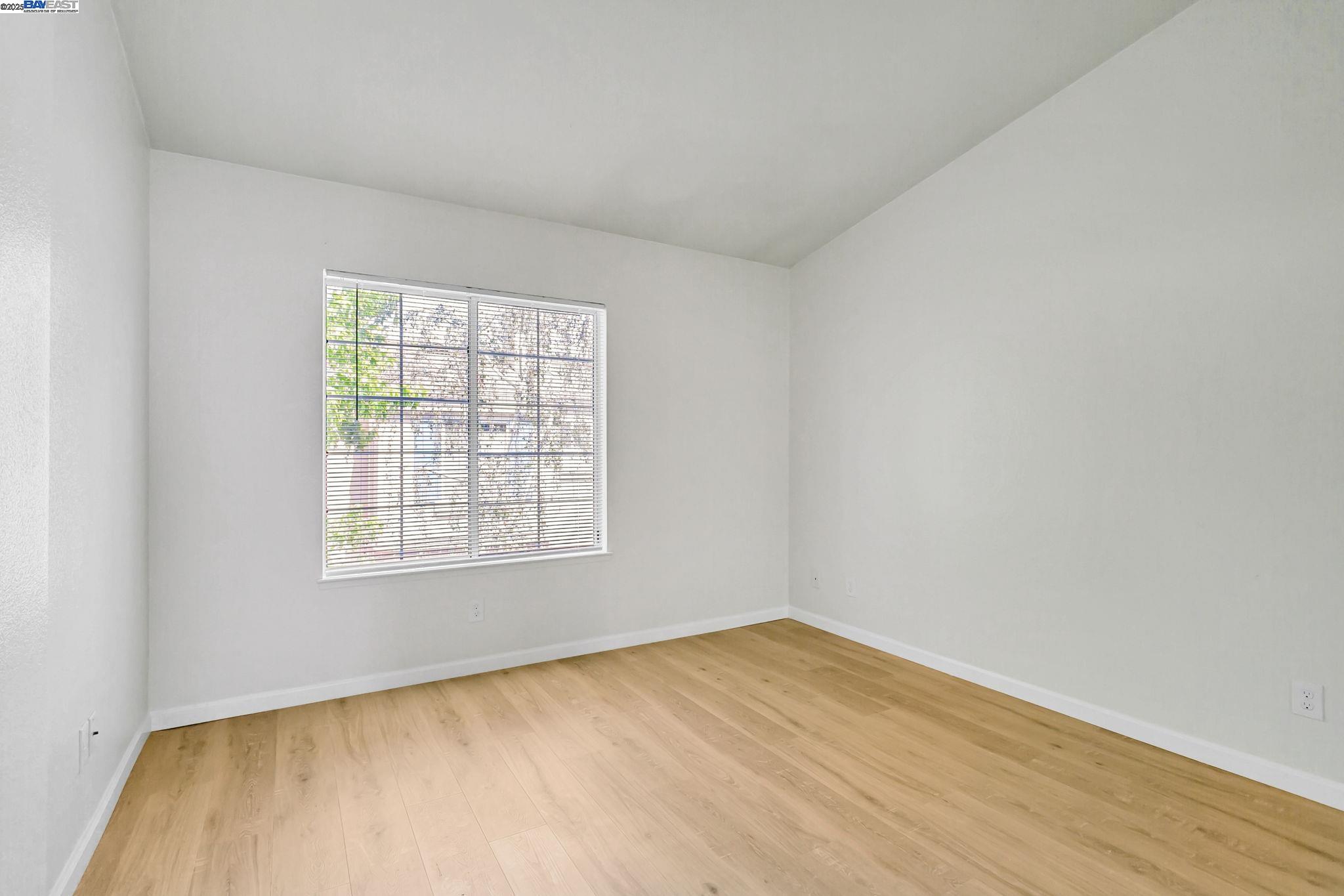 Detail Gallery Image 26 of 37 For 1478 Los Buellis Way, Milpitas,  CA 95035 - 2 Beds | 2/1 Baths