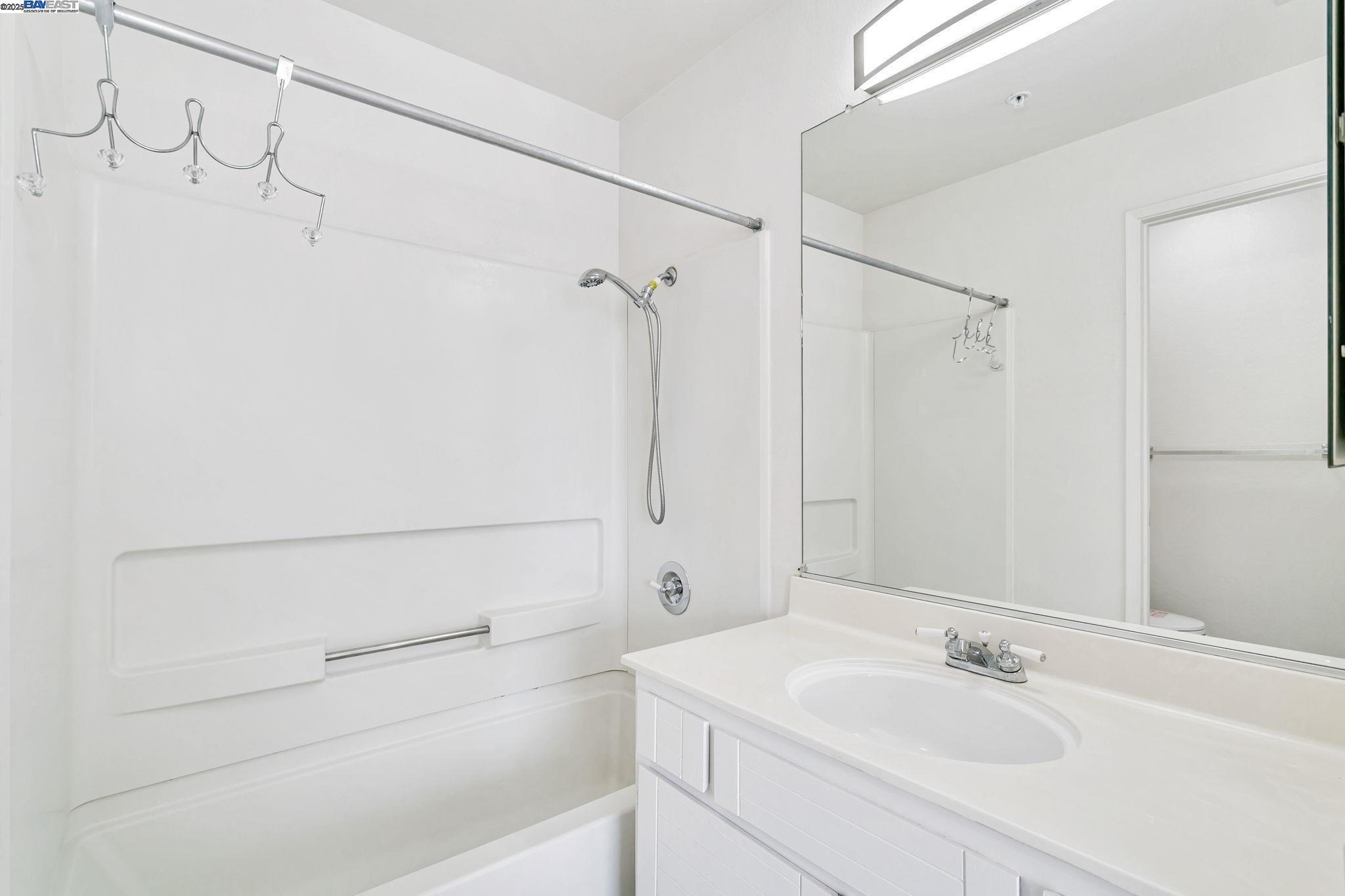 Detail Gallery Image 31 of 37 For 1478 Los Buellis Way, Milpitas,  CA 95035 - 2 Beds | 2/1 Baths