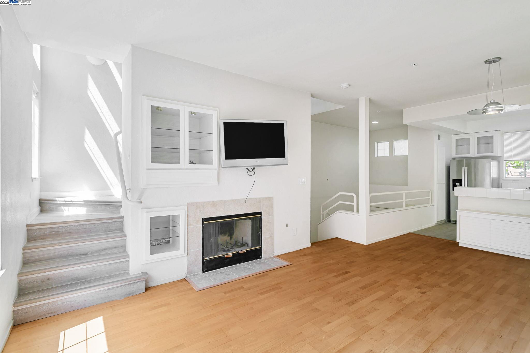 Detail Gallery Image 8 of 37 For 1478 Los Buellis Way, Milpitas,  CA 95035 - 2 Beds | 2/1 Baths