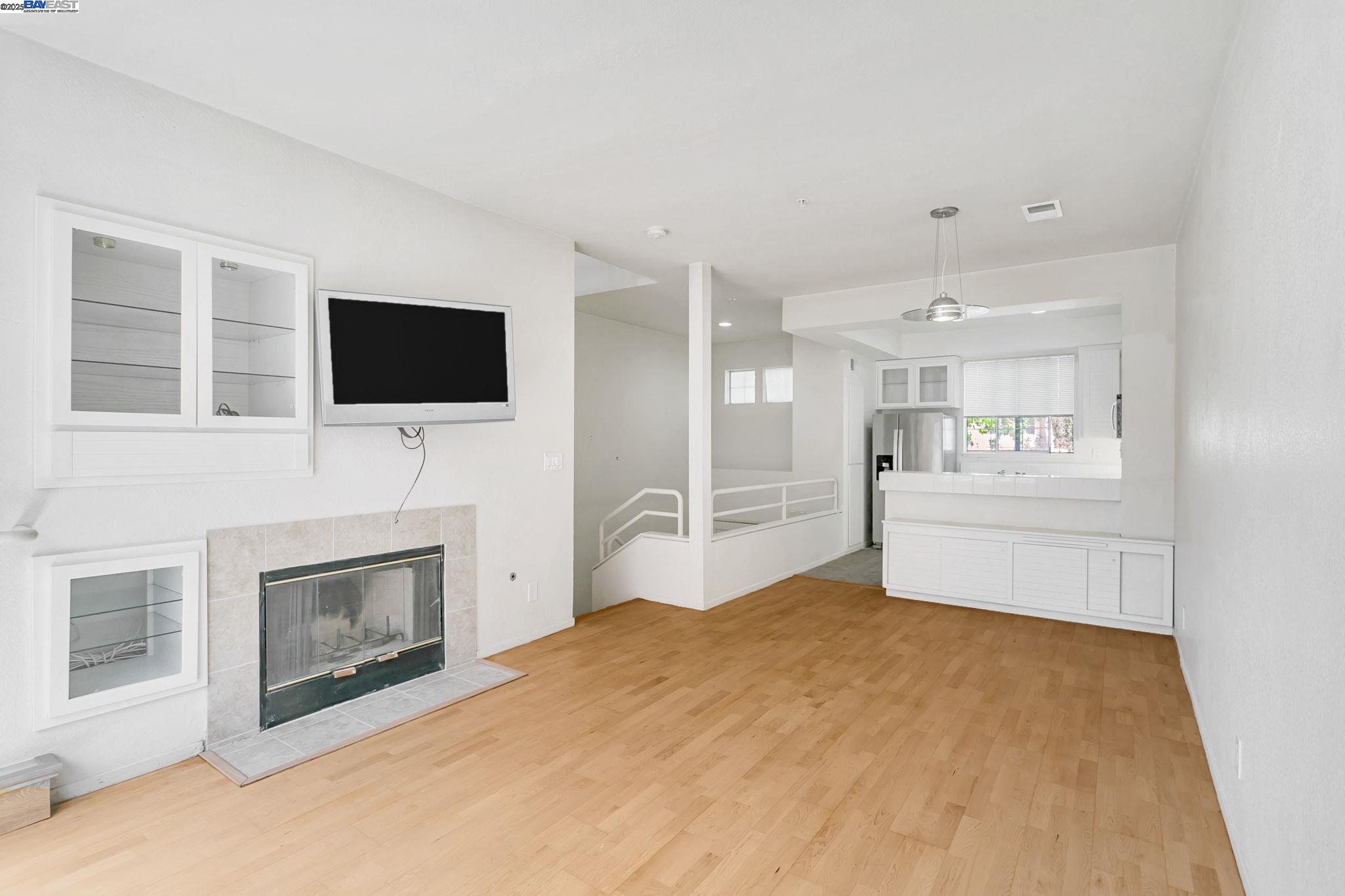 Detail Gallery Image 9 of 37 For 1478 Los Buellis Way, Milpitas,  CA 95035 - 2 Beds | 2/1 Baths