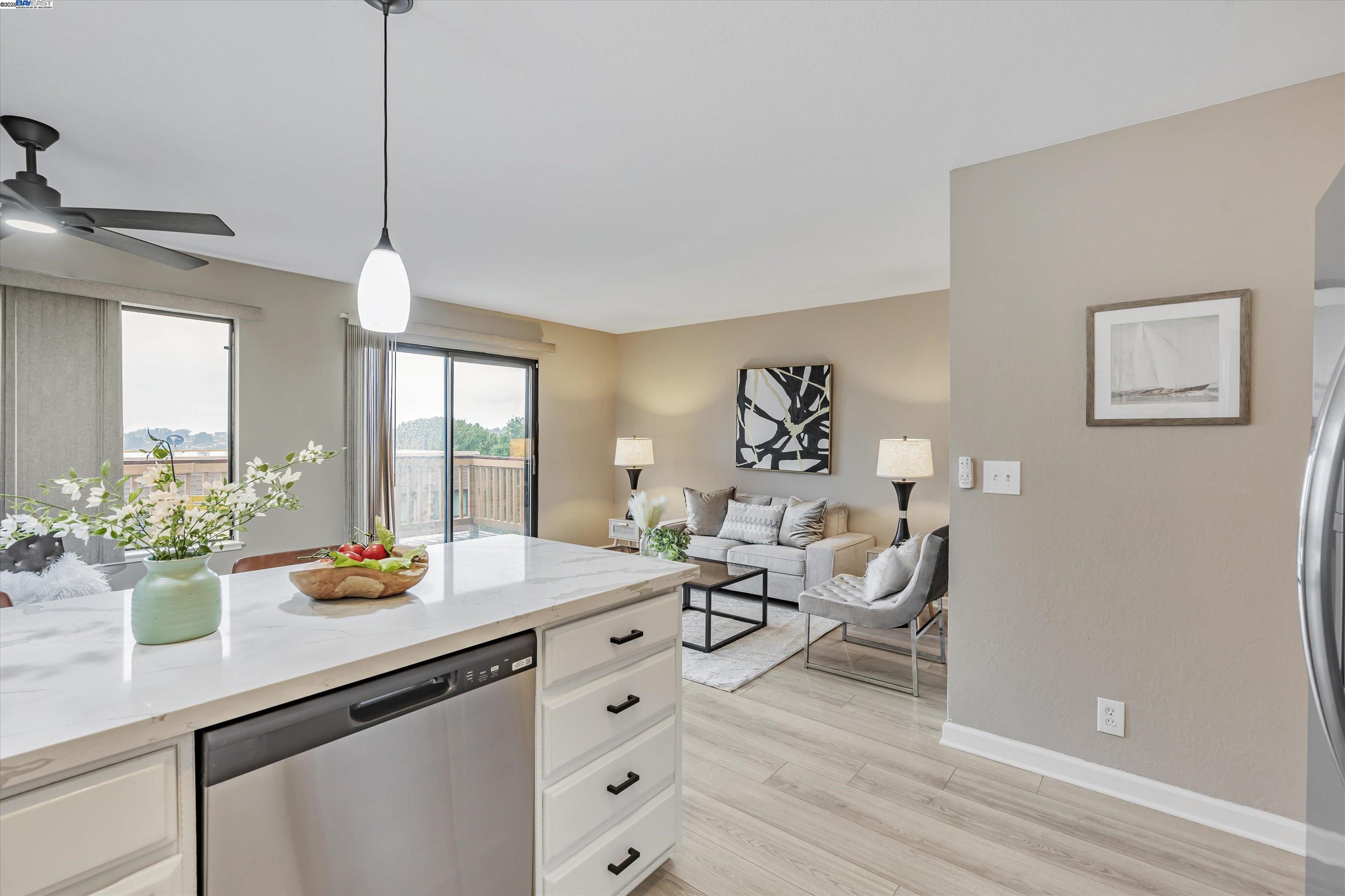 Detail Gallery Image 9 of 36 For 32 Parkview Ter, San Pablo,  CA 94806 - 3 Beds | 2/1 Baths