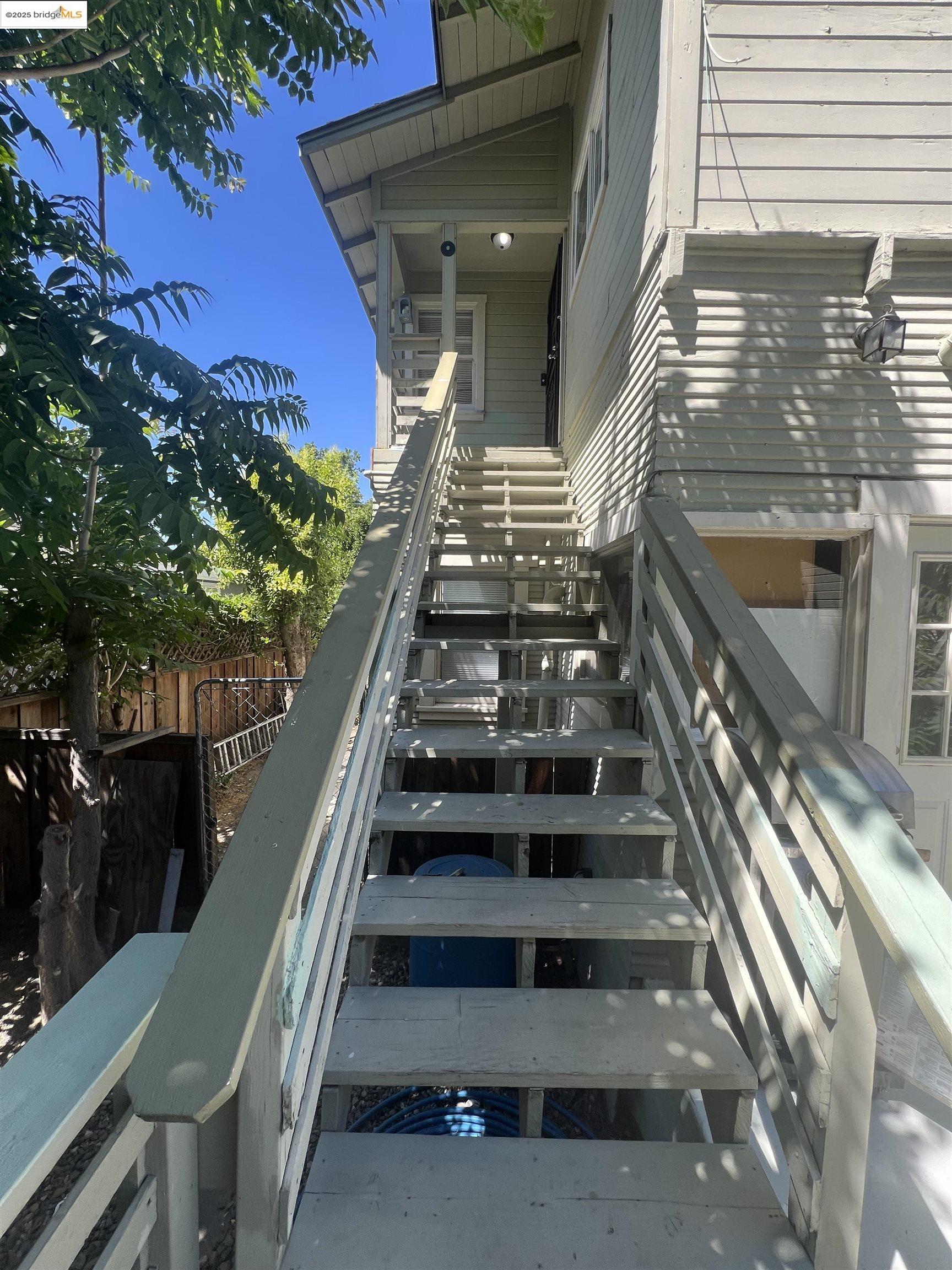 Detail Gallery Image 2 of 26 For 619 W 6th St, Antioch,  CA 94509 - 3 Beds | 2 Baths