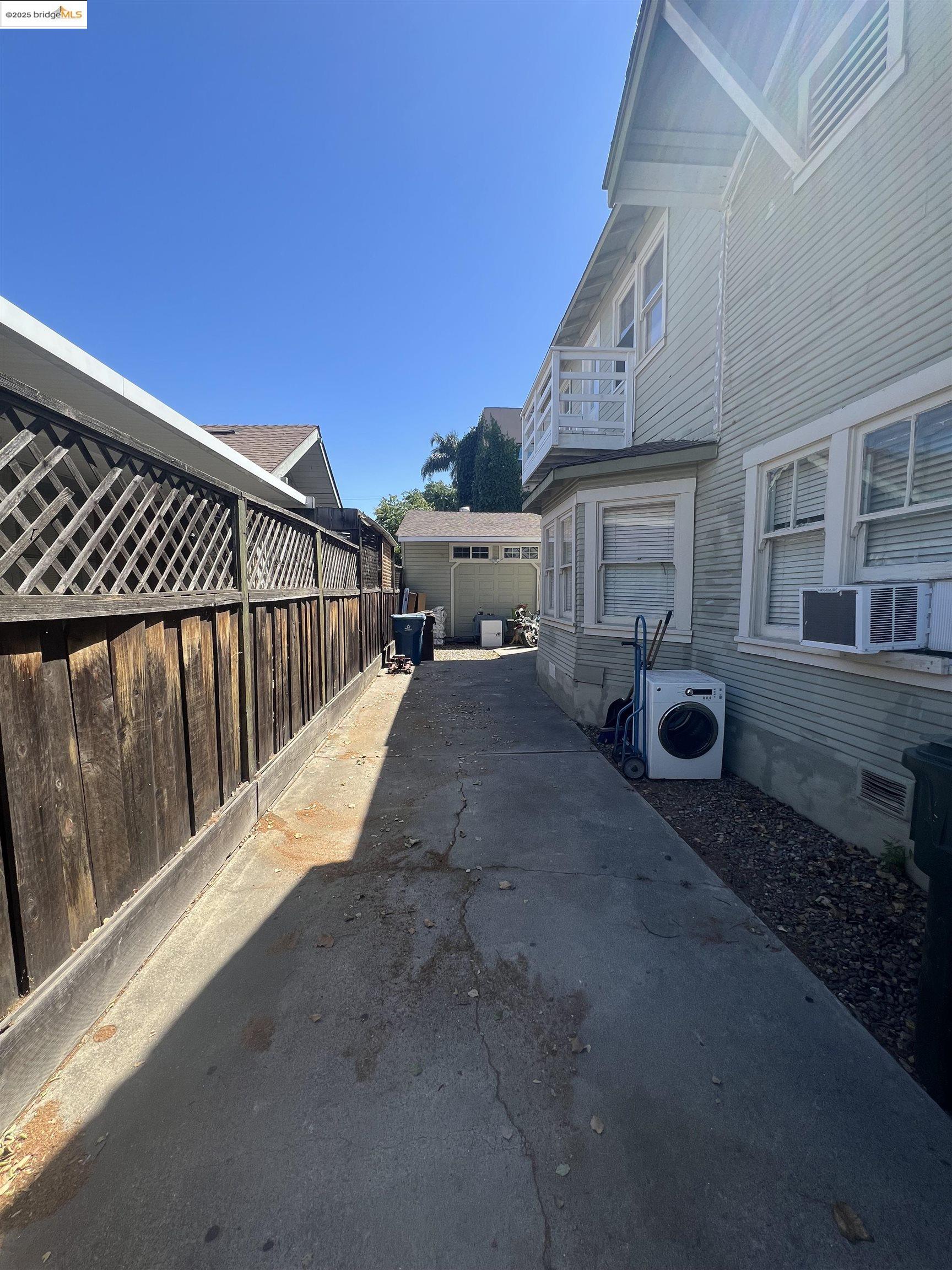 Detail Gallery Image 14 of 26 For 619 W 6th St, Antioch,  CA 94509 - 3 Beds | 2 Baths