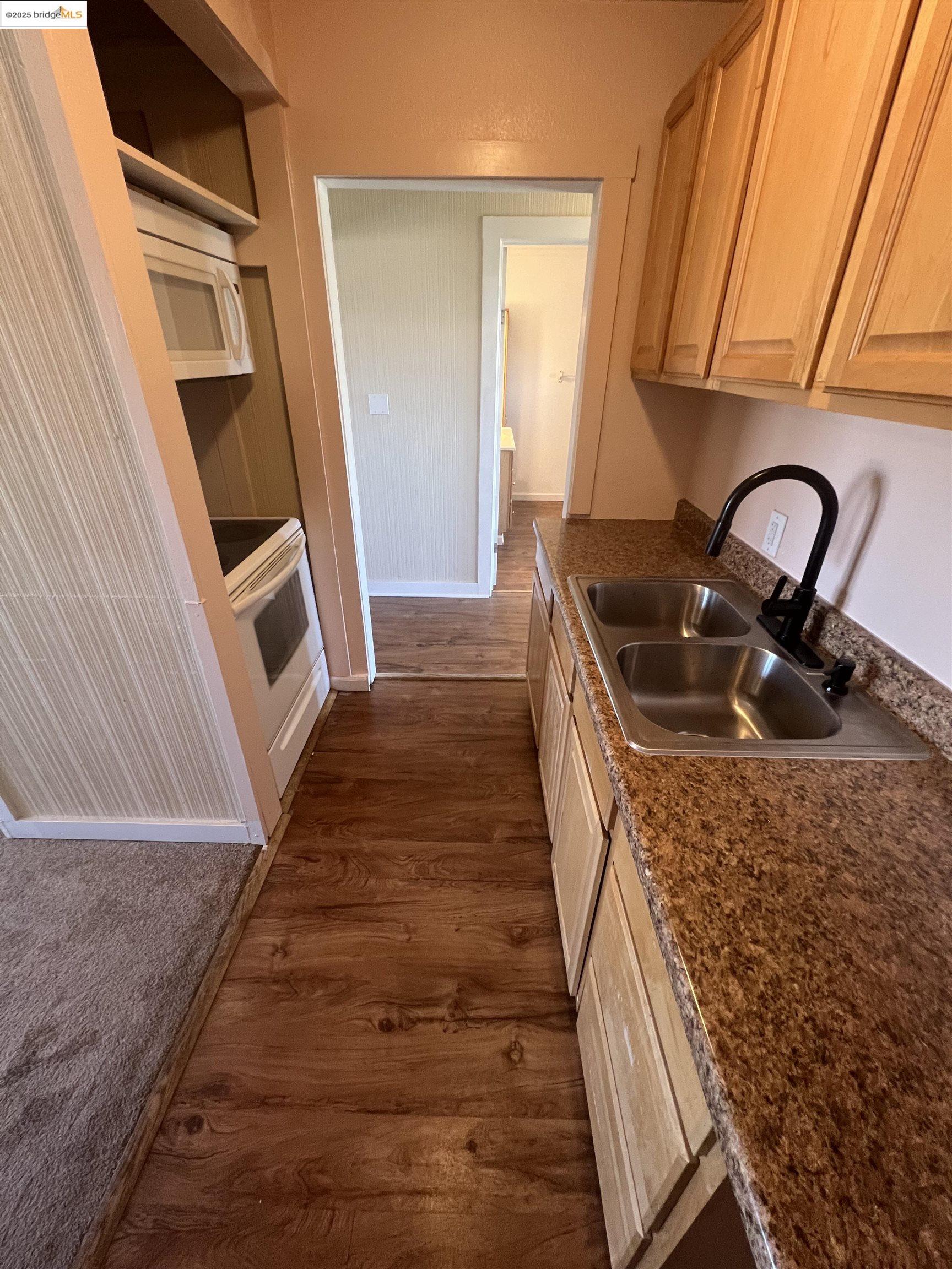 Detail Gallery Image 5 of 26 For 619 W 6th St, Antioch,  CA 94509 - 3 Beds | 2 Baths