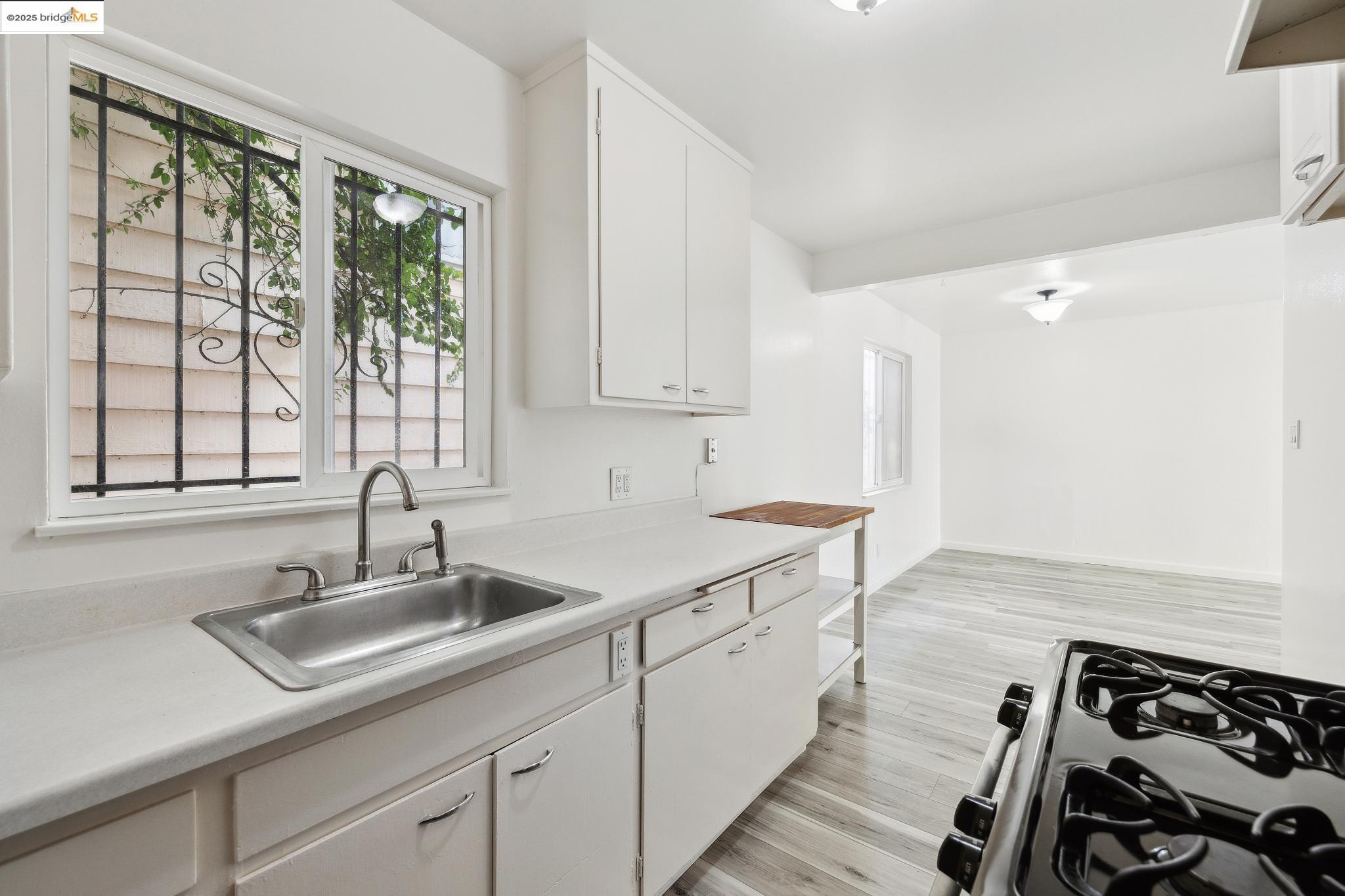 Detail Gallery Image 18 of 52 For 2523 Mason St, Oakland,  CA 94605 - – Beds | – Baths