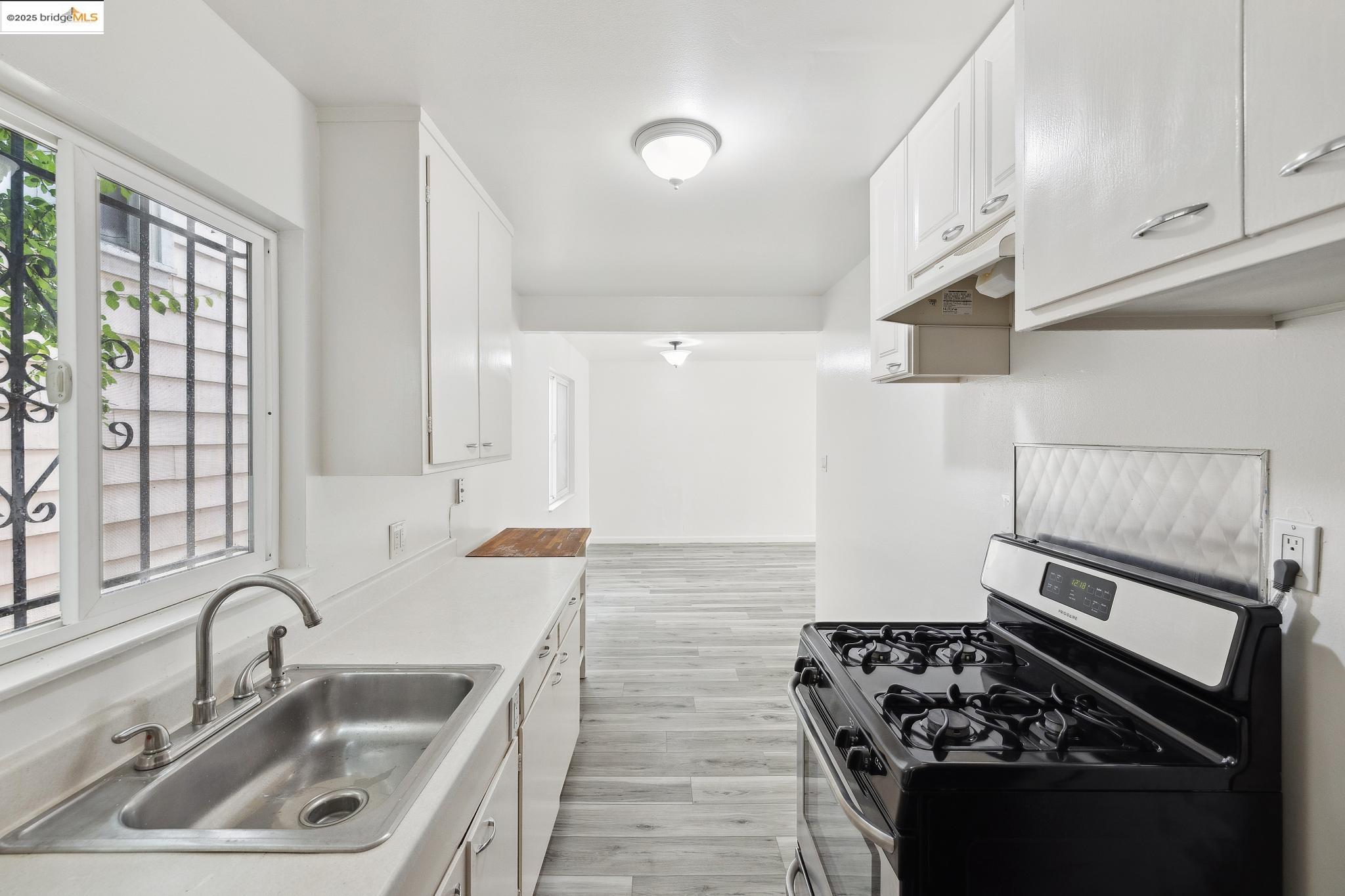 Detail Gallery Image 19 of 52 For 2523 Mason St, Oakland,  CA 94605 - – Beds | – Baths