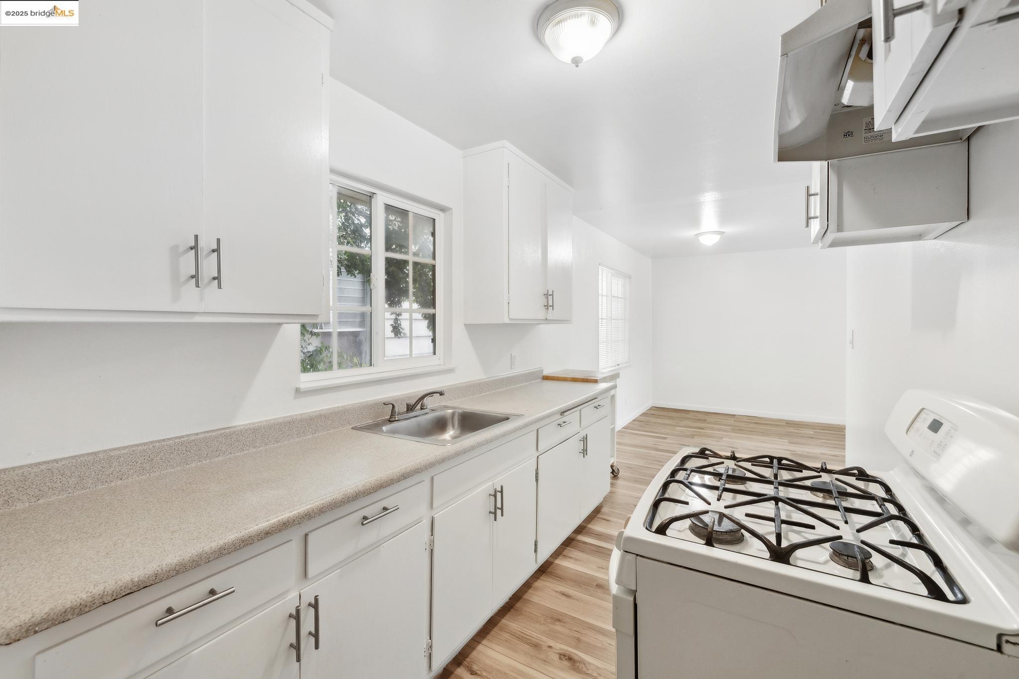 Detail Gallery Image 33 of 52 For 2523 Mason St, Oakland,  CA 94605 - – Beds | – Baths