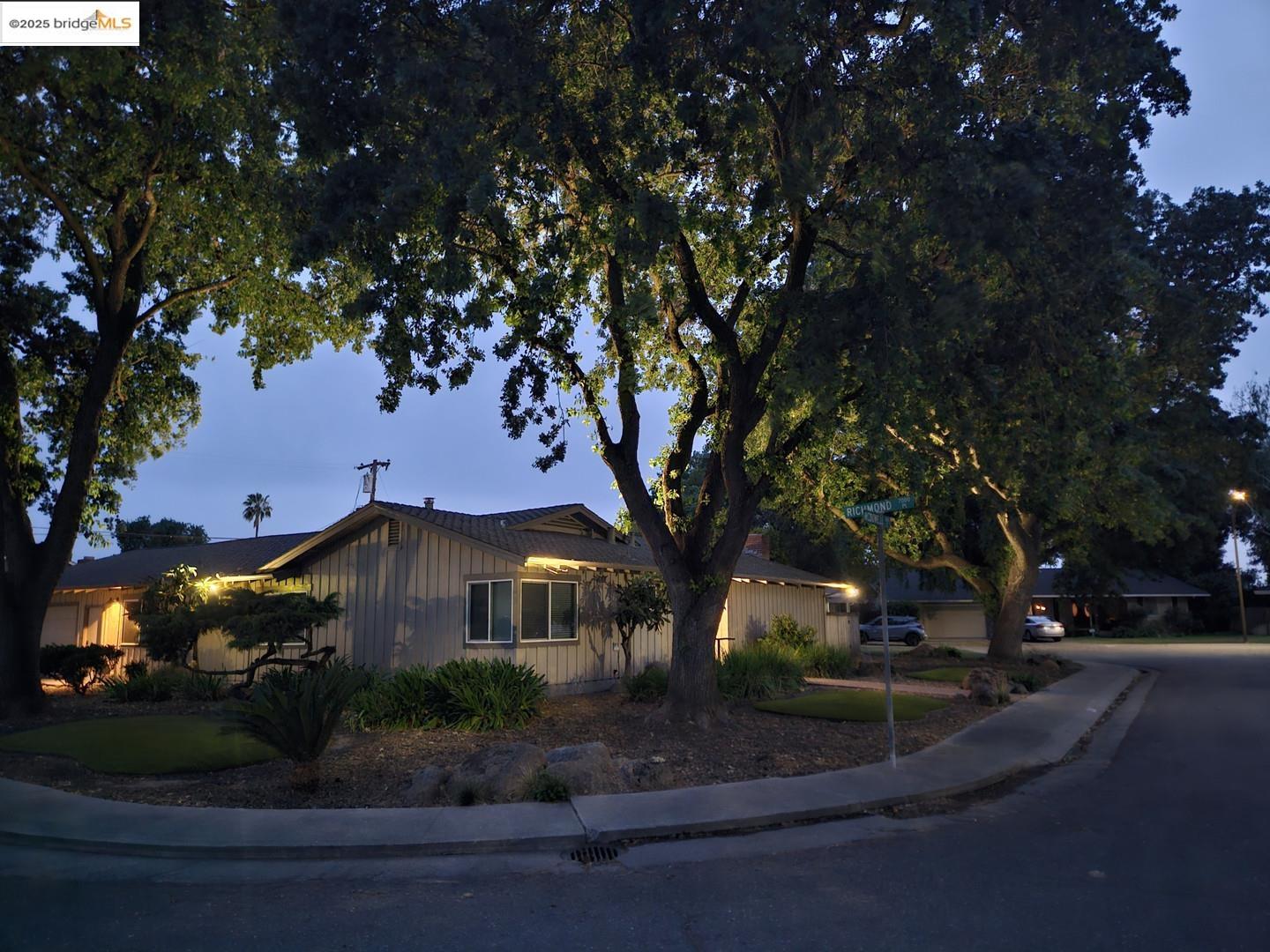 Detail Gallery Image 11 of 46 For 1810 Mcdowell Way, Stockton,  CA 95207 - 4 Beds | 2 Baths