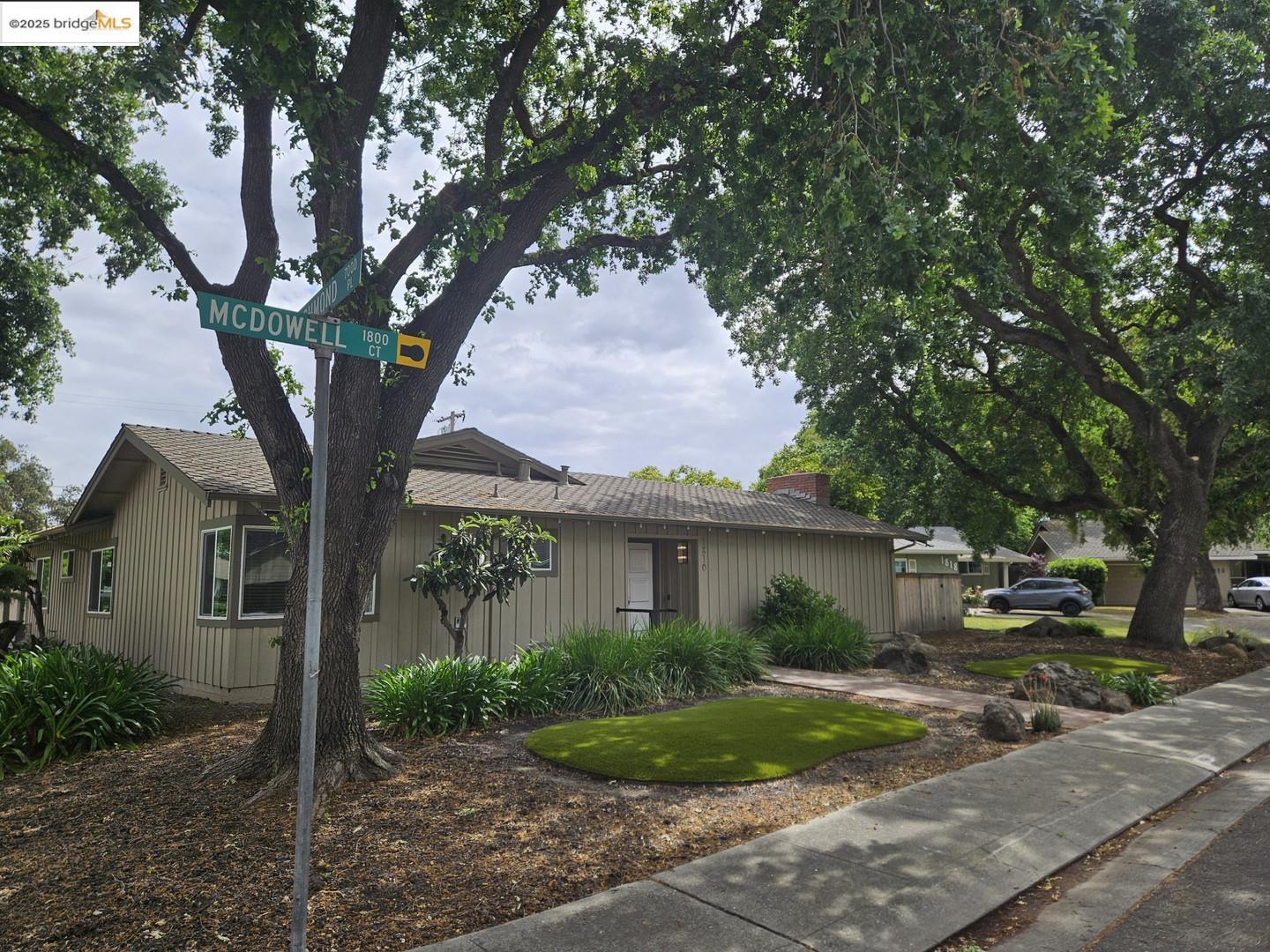 Detail Gallery Image 4 of 46 For 1810 Mcdowell Way, Stockton,  CA 95207 - 4 Beds | 2 Baths