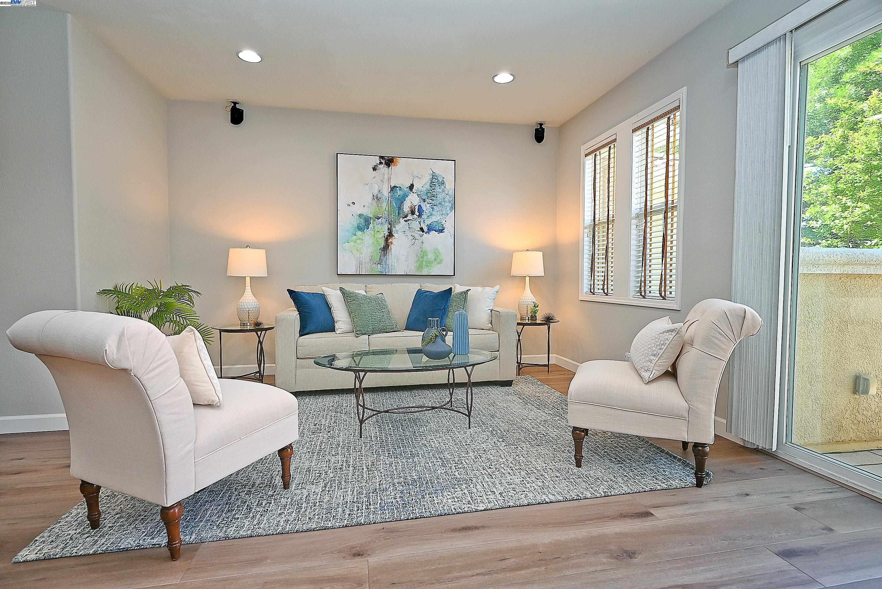 Photo #4: 41097853 Listing: Photo #4