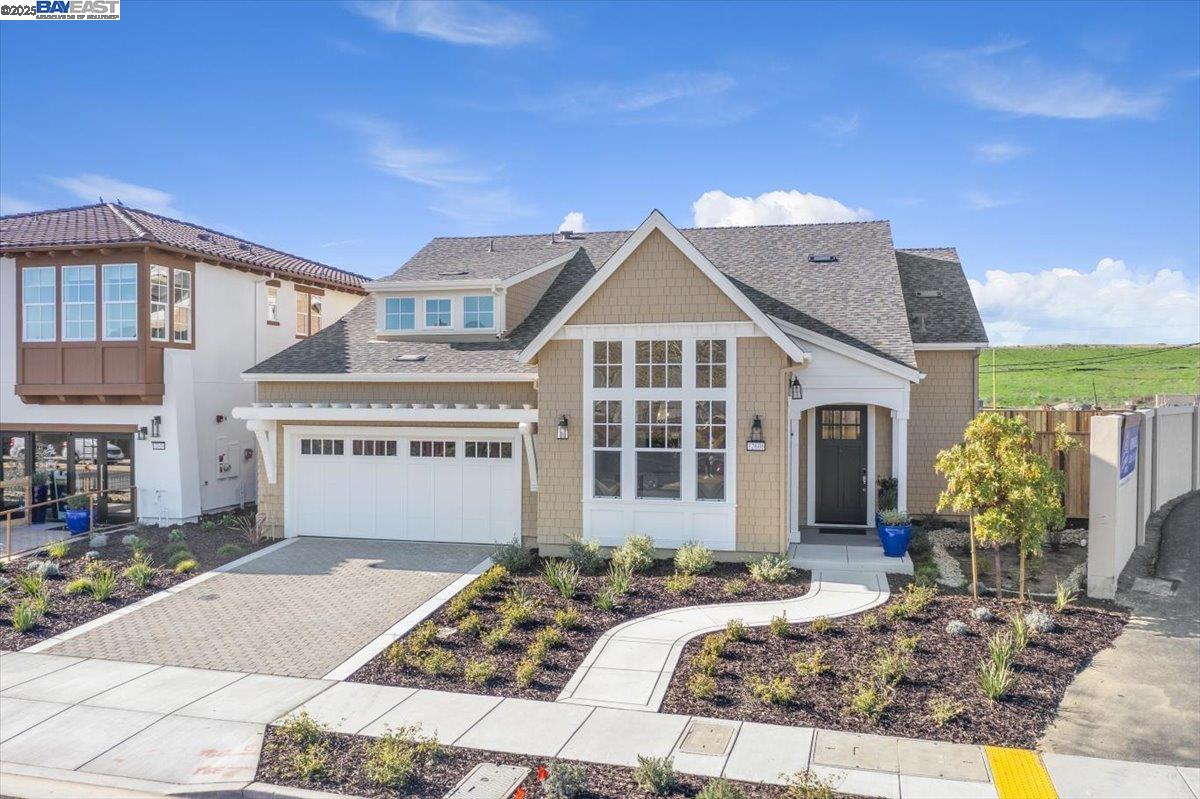 Detail Gallery Image 2 of 50 For 32606 Singh Circle, Union City,  CA 94587 - 4 Beds | 3/1 Baths