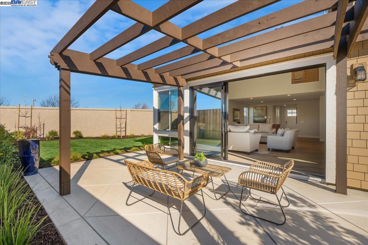 Detail Gallery Image 43 of 50 For 32606 Singh Circle, Union City,  CA 94587 - 4 Beds | 3/1 Baths