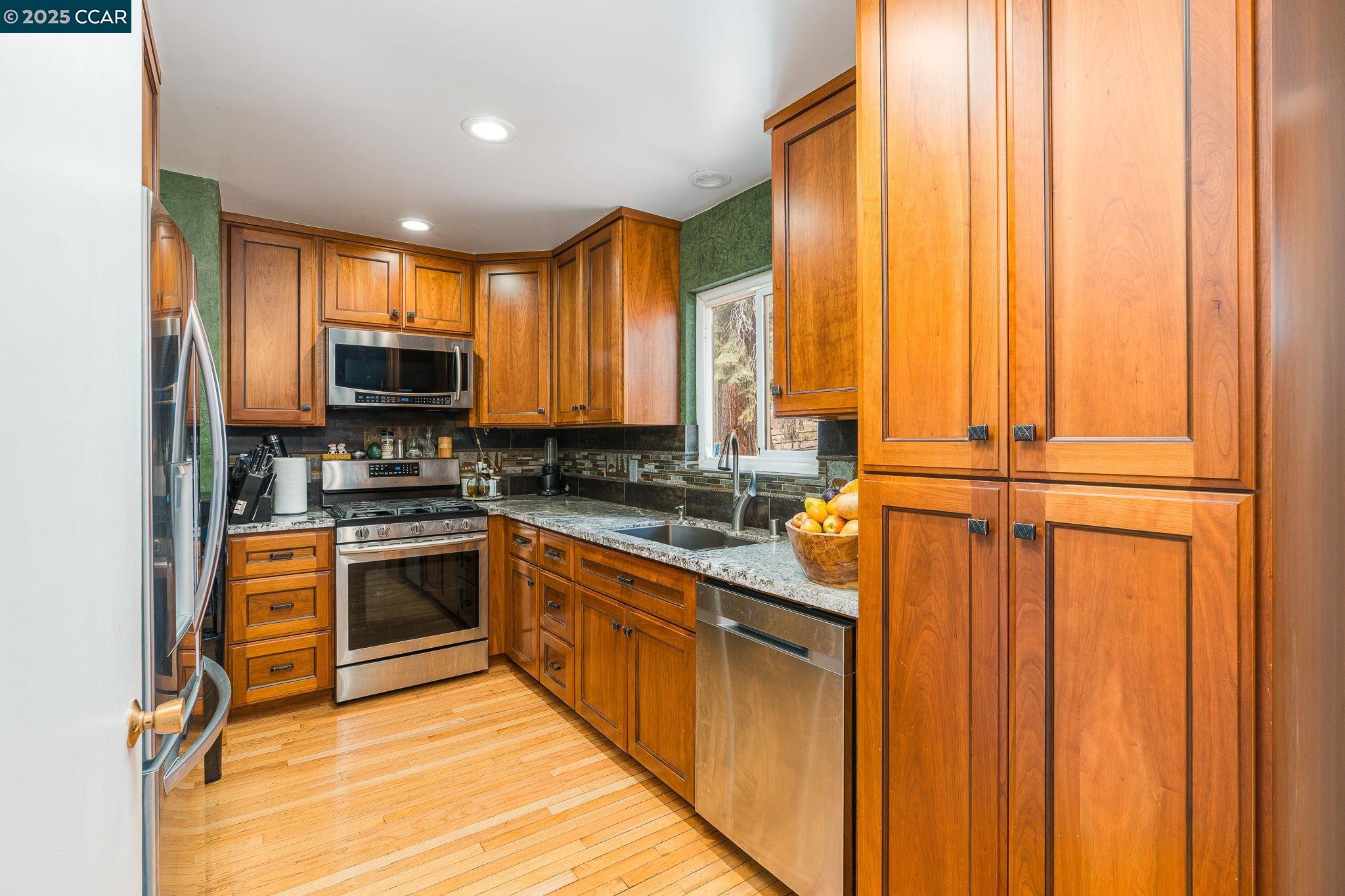 Detail Gallery Image 11 of 33 For 8461 Dolly Varden Ave, Kings Beach,  CA 96143 - 3 Beds | 2 Baths
