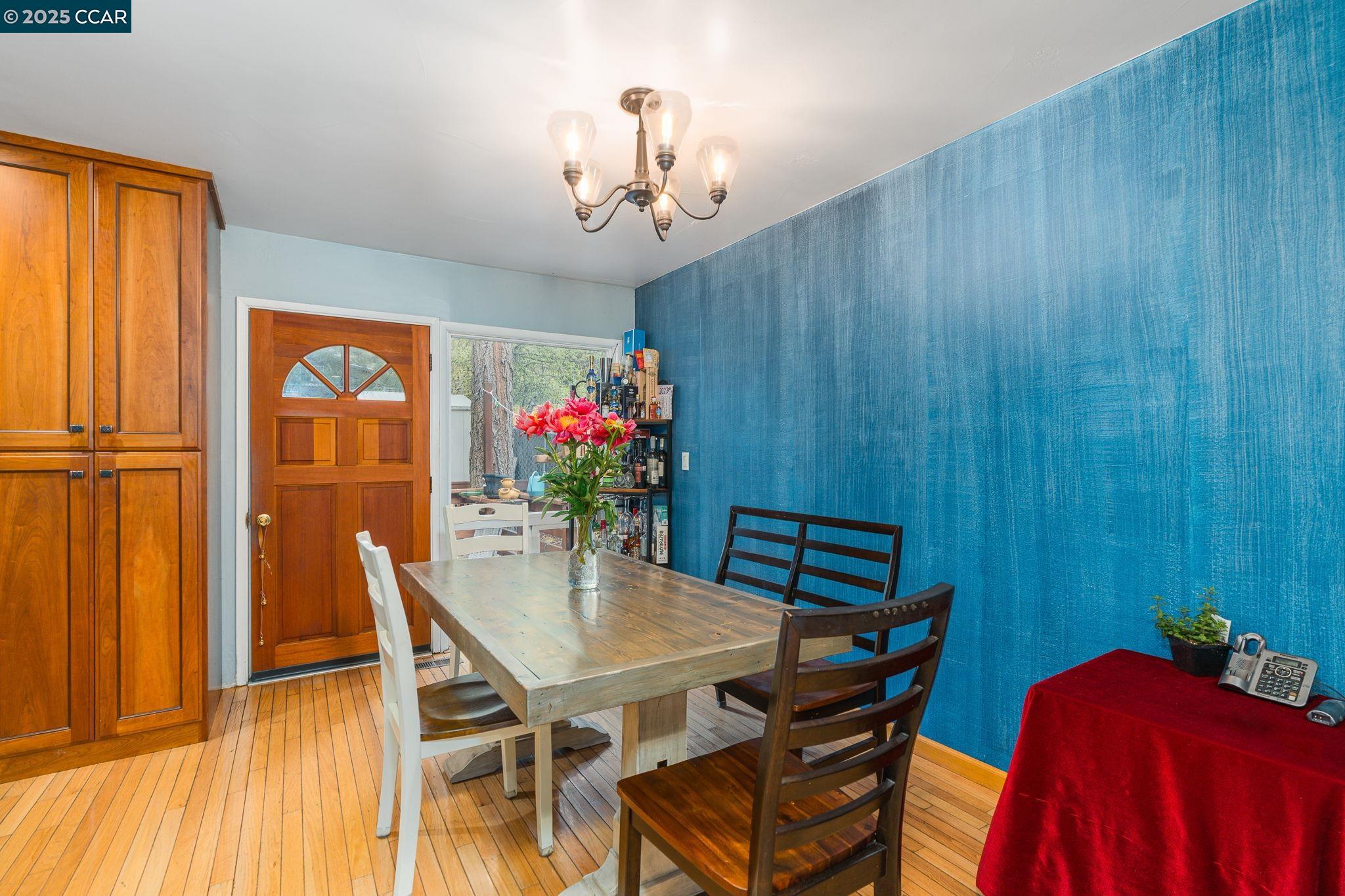 Detail Gallery Image 8 of 33 For 8461 Dolly Varden Ave, Kings Beach,  CA 96143 - 3 Beds | 2 Baths