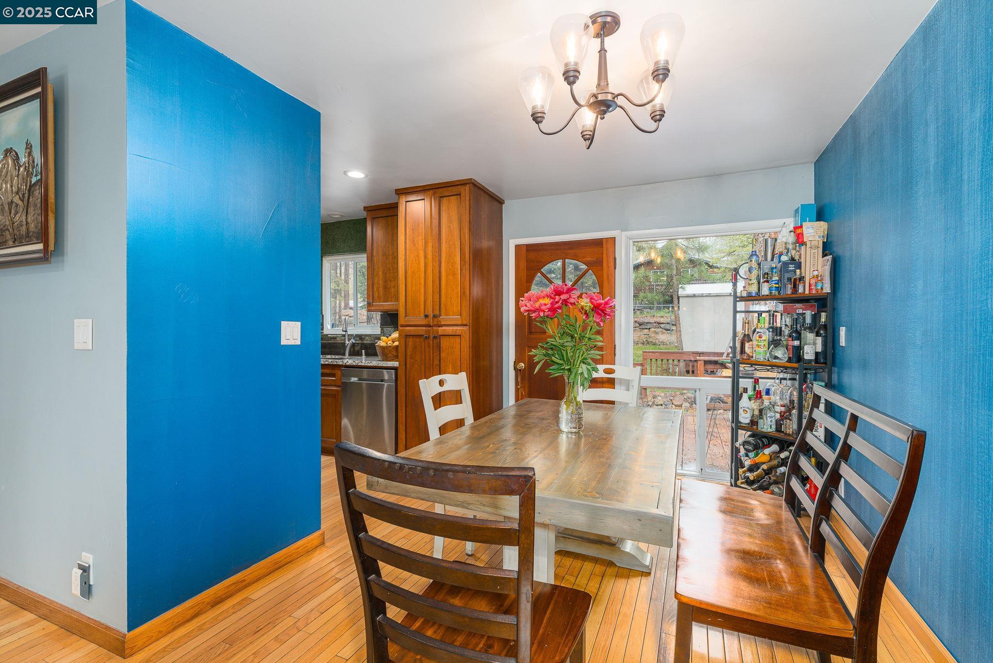 Detail Gallery Image 9 of 33 For 8461 Dolly Varden Ave, Kings Beach,  CA 96143 - 3 Beds | 2 Baths