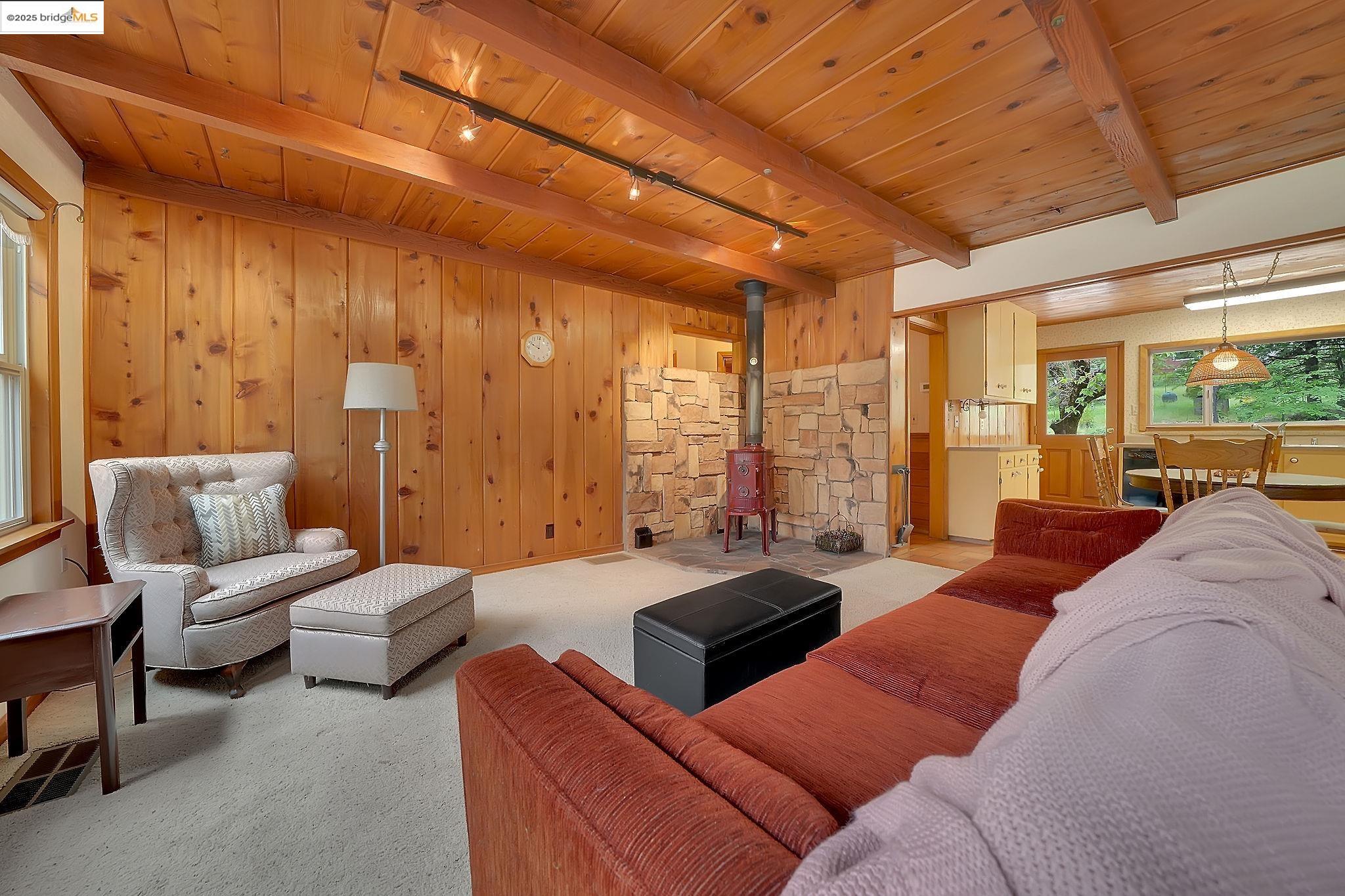 Detail Gallery Image 13 of 44 For 5018 Hillcrest Drive, Hathaway Pines,  CA 95233 - 3 Beds | 2 Baths