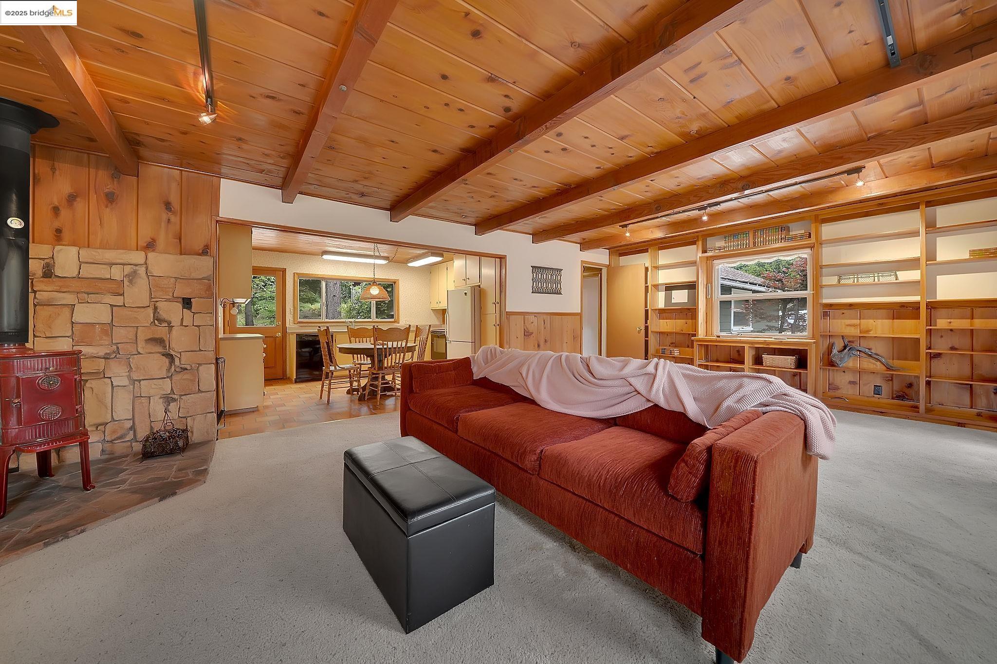 Detail Gallery Image 14 of 44 For 5018 Hillcrest Drive, Hathaway Pines,  CA 95233 - 3 Beds | 2 Baths
