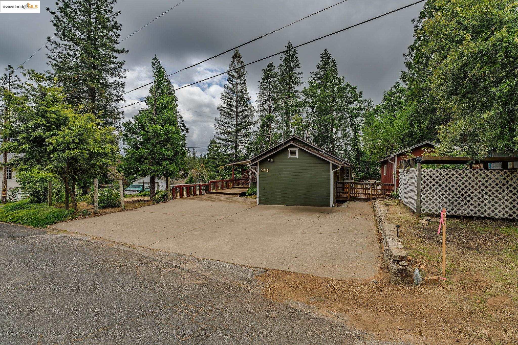 Detail Gallery Image 3 of 44 For 5018 Hillcrest Drive, Hathaway Pines,  CA 95233 - 3 Beds | 2 Baths