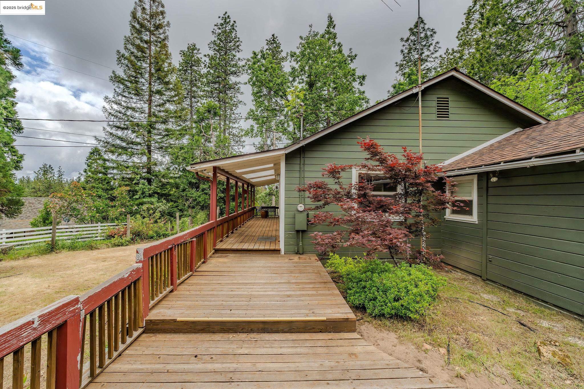 Detail Gallery Image 5 of 44 For 5018 Hillcrest Drive, Hathaway Pines,  CA 95233 - 3 Beds | 2 Baths