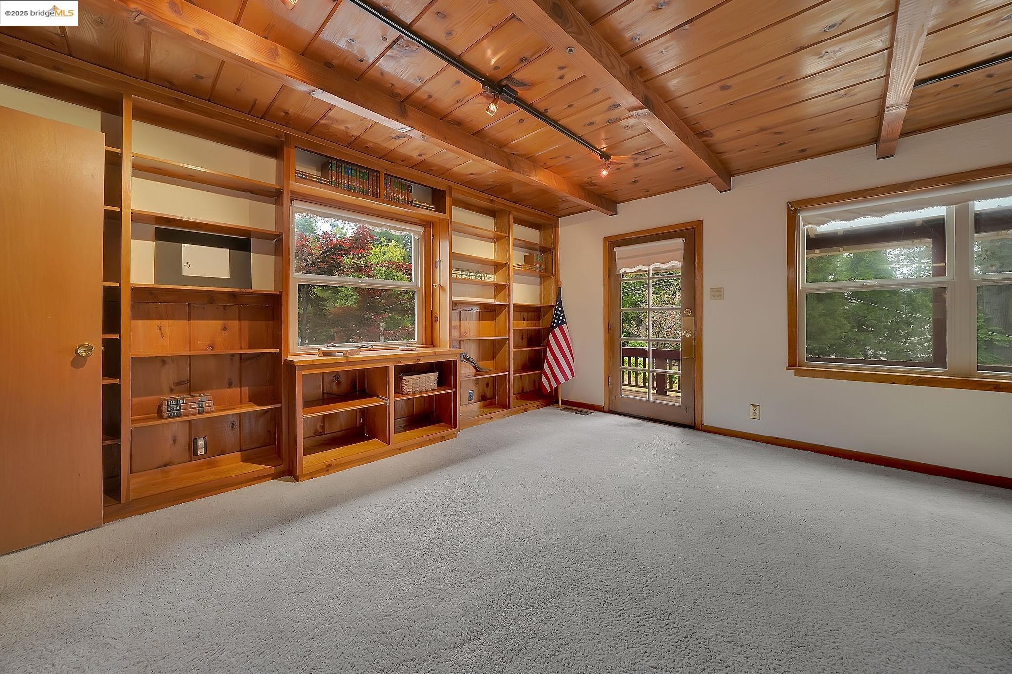 Detail Gallery Image 10 of 44 For 5018 Hillcrest Drive, Hathaway Pines,  CA 95233 - 3 Beds | 2 Baths