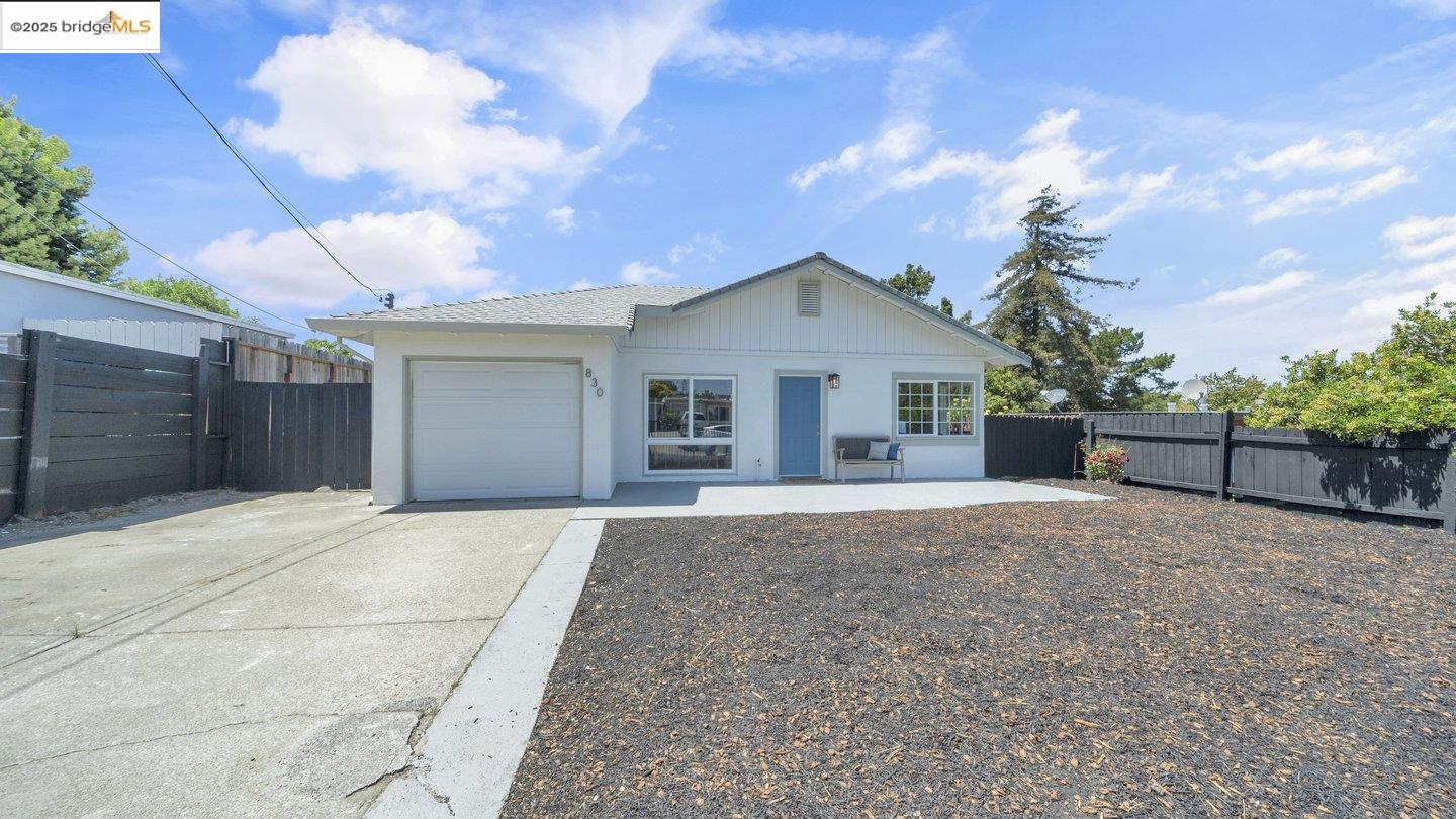 Detail Gallery Image 1 of 38 For 830 Patrick Dr, Pinole,  CA 94564 - 3 Beds | 1 Baths