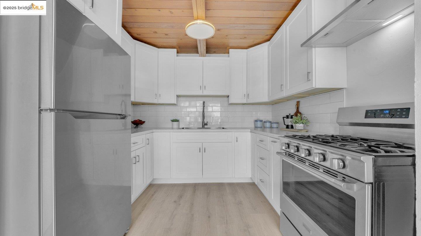 Detail Gallery Image 12 of 38 For 830 Patrick Dr, Pinole,  CA 94564 - 3 Beds | 1 Baths