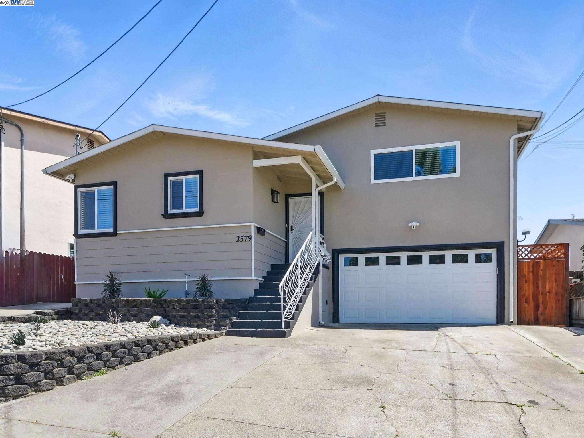 Detail Gallery Image 1 of 40 For 2579 Jacobs St, Hayward,  CA 94541 - 3 Beds | 3 Baths