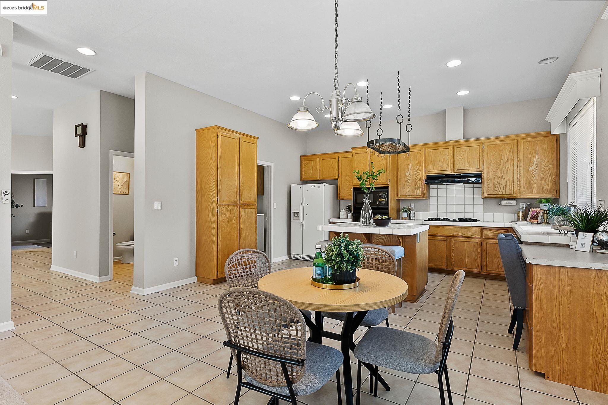Detail Gallery Image 22 of 60 For 4917 Union Mine Ct, Antioch,  CA 94531 - 4 Beds | 2/1 Baths