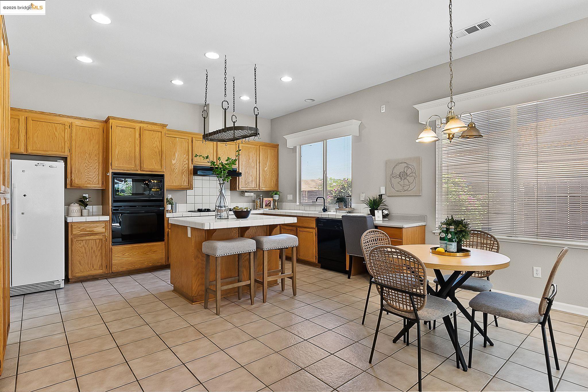 Detail Gallery Image 23 of 60 For 4917 Union Mine Ct, Antioch,  CA 94531 - 4 Beds | 2/1 Baths