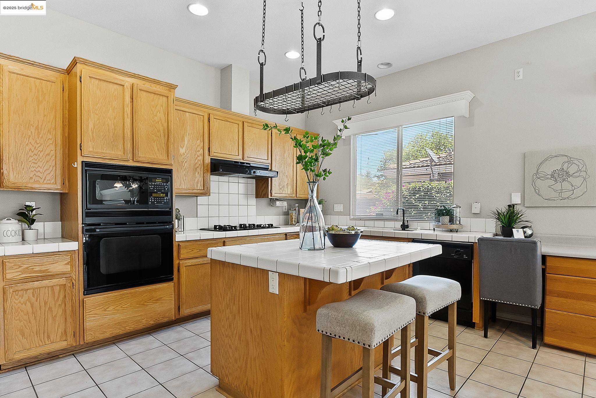 Detail Gallery Image 24 of 60 For 4917 Union Mine Ct, Antioch,  CA 94531 - 4 Beds | 2/1 Baths